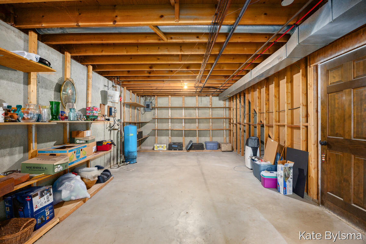 3464 Hidden Hills Avenue SE