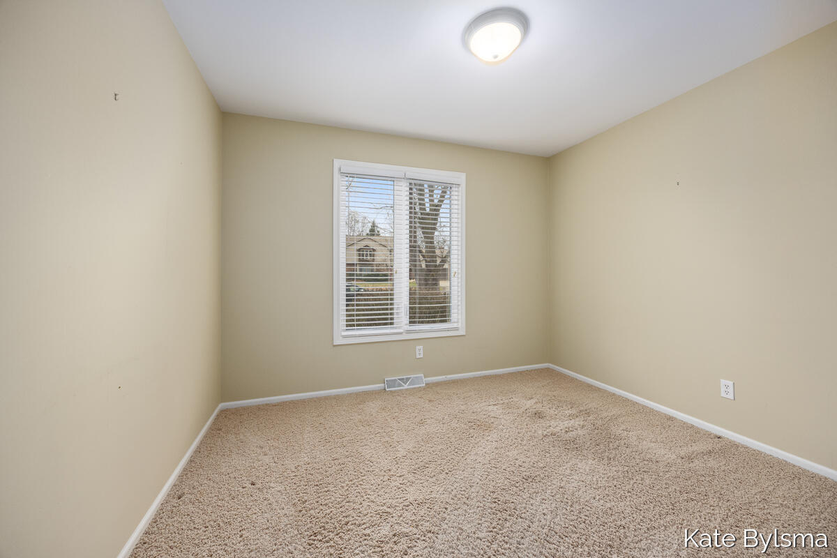 3464 Hidden Hills Avenue SE