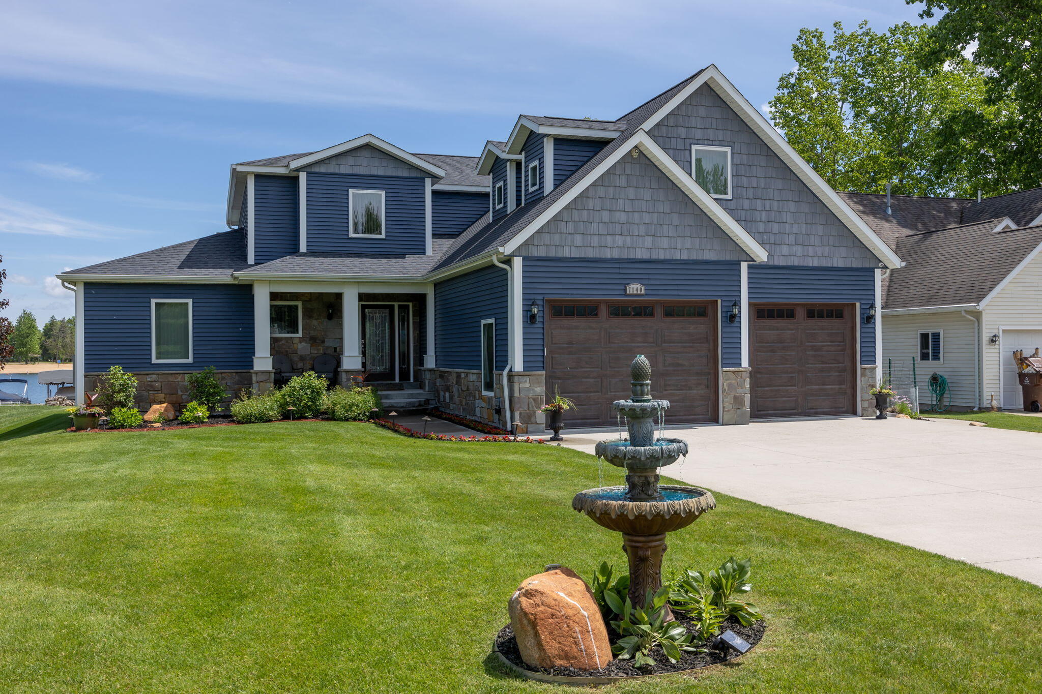 7140 Holiday Drive