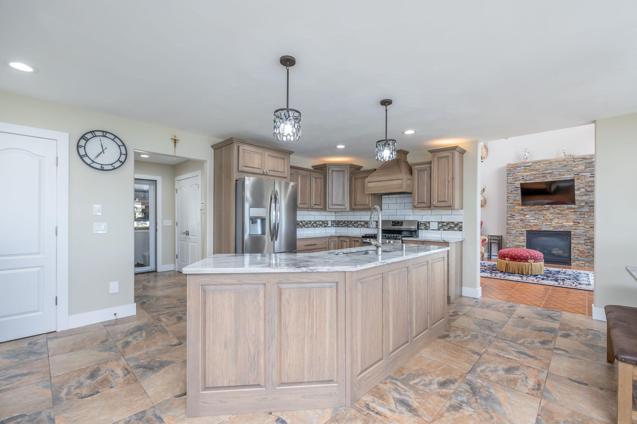 7140 Holiday Drive