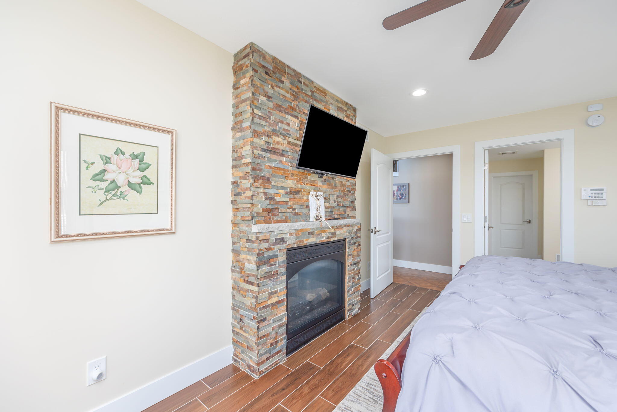 7140 Holiday Drive