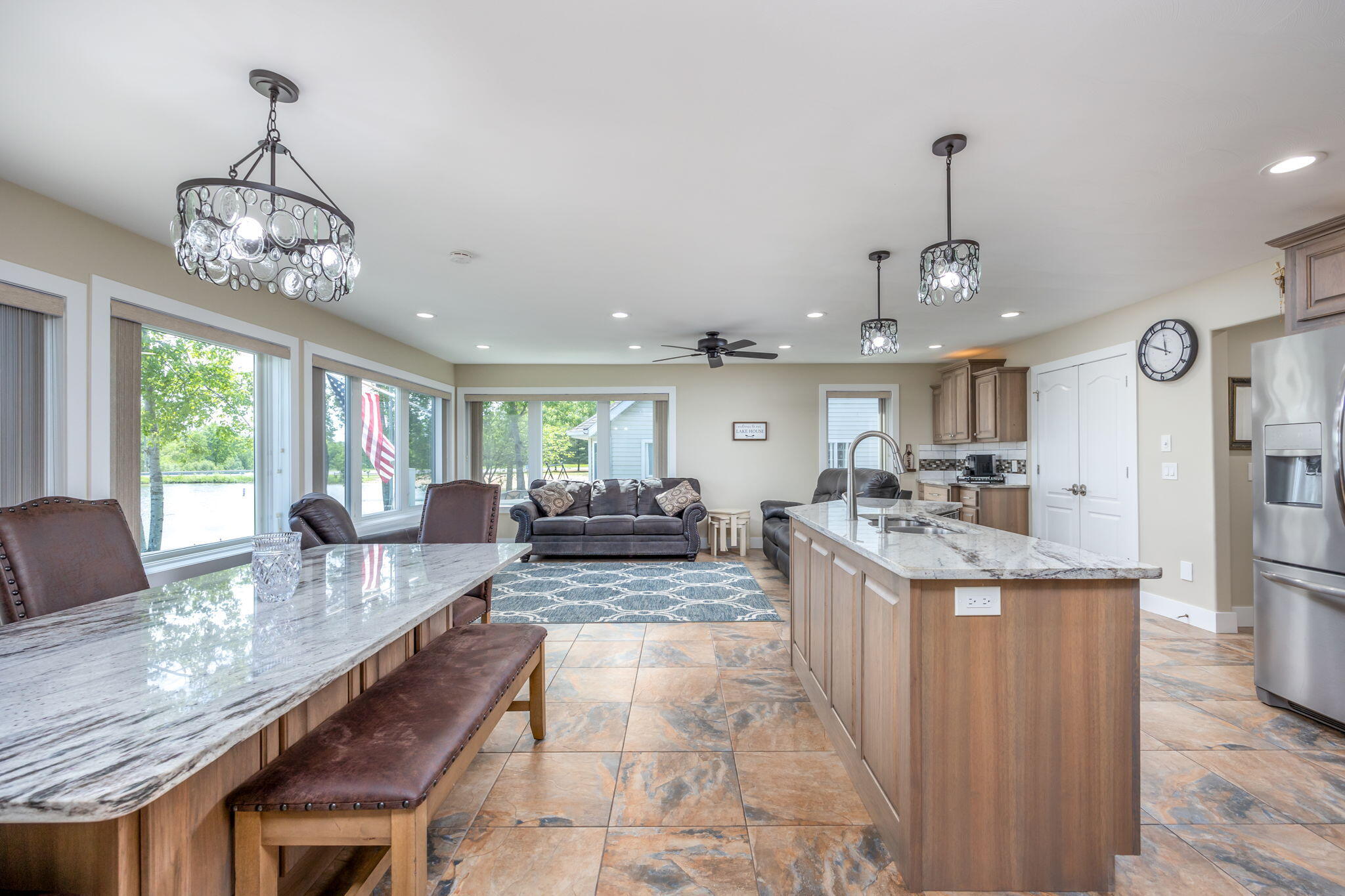 7140 Holiday Drive