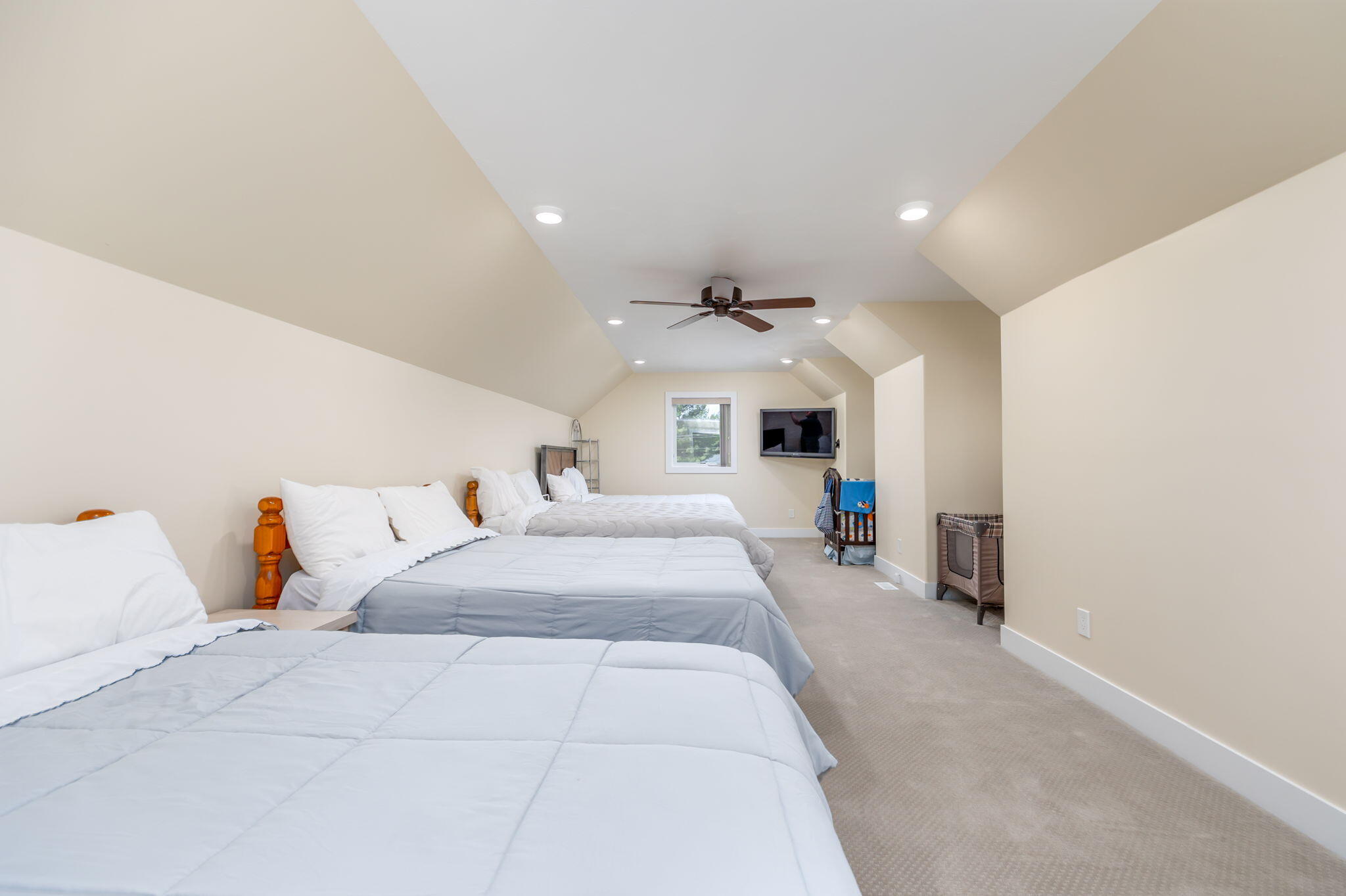 7140 Holiday Drive