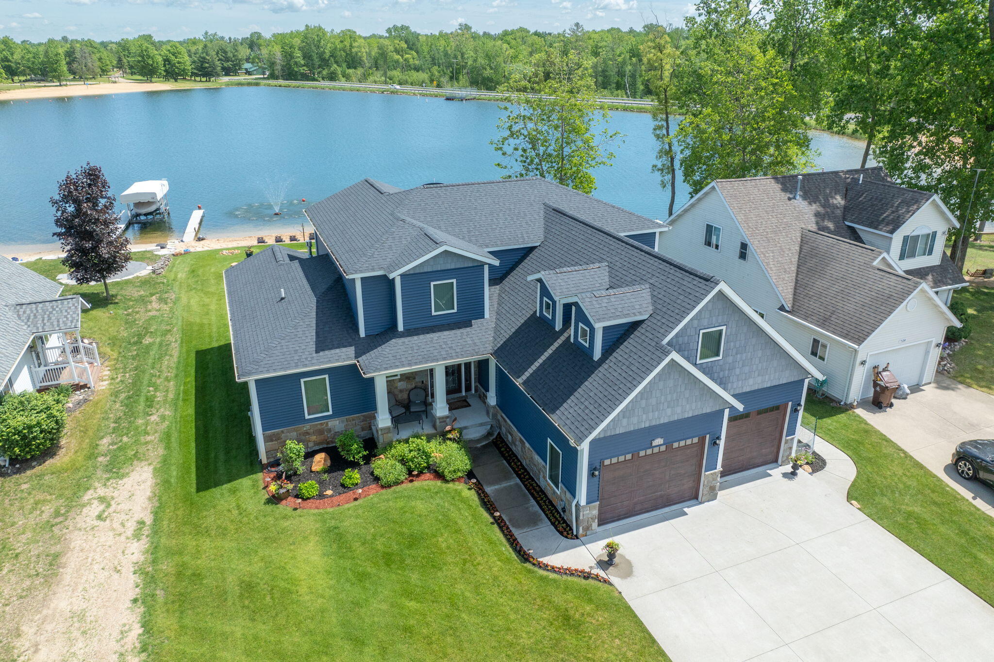 7140 Holiday Drive