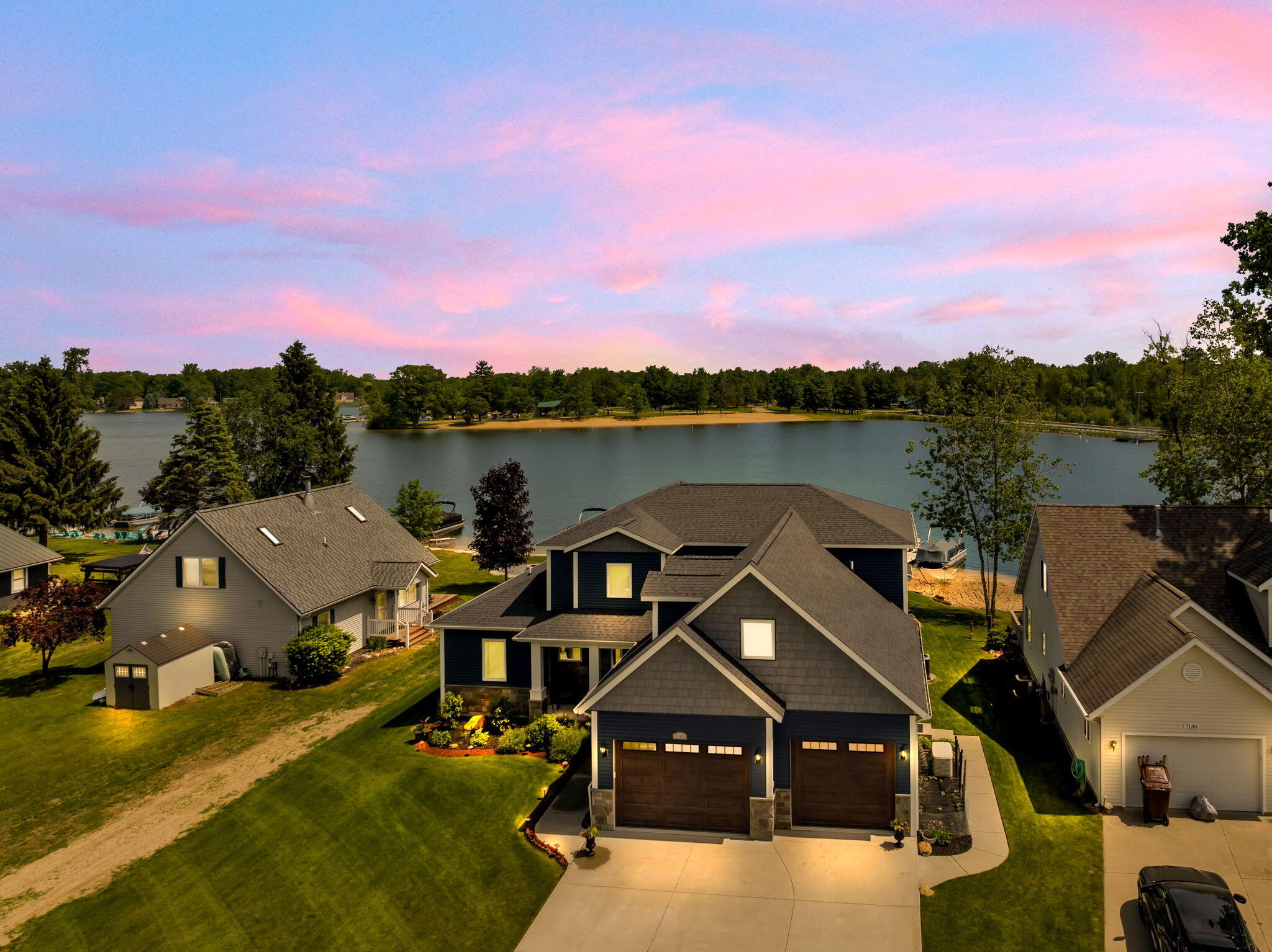 7140 Holiday Drive