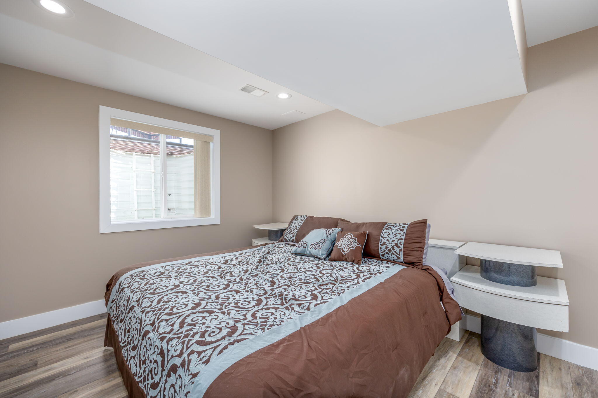 7140 Holiday Drive
