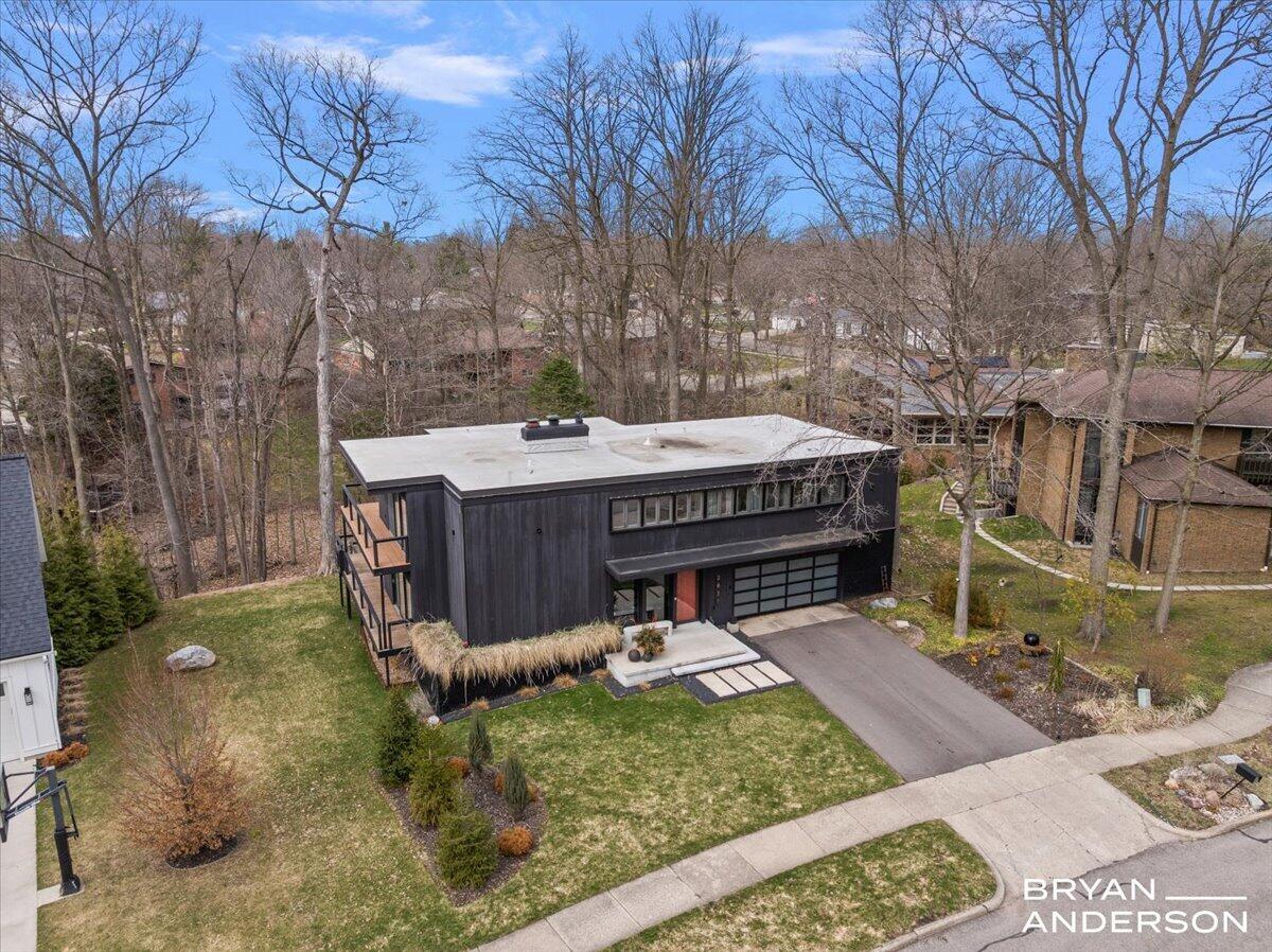 2631 Greentree Drive SE