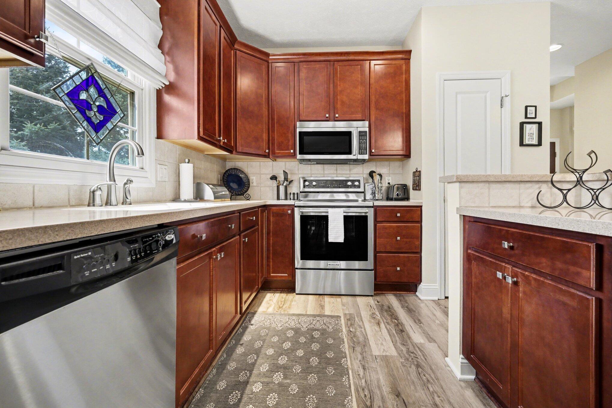 448 Enclave Court SE