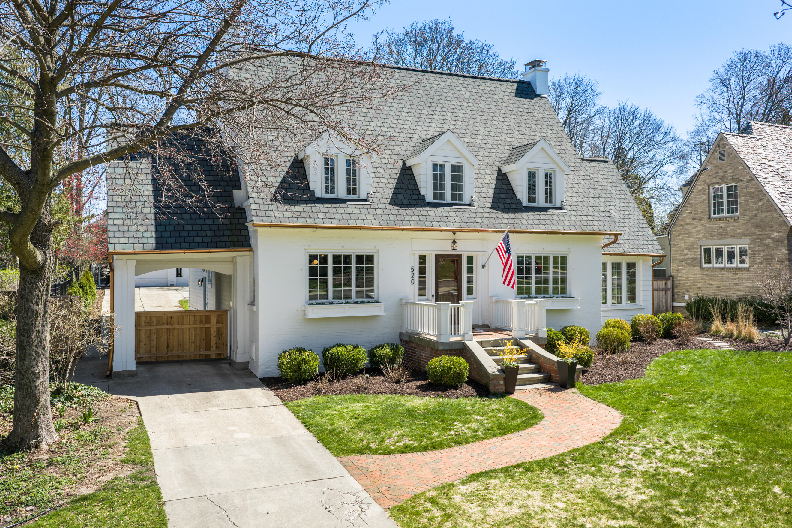 520 Cambridge Boulevard SE