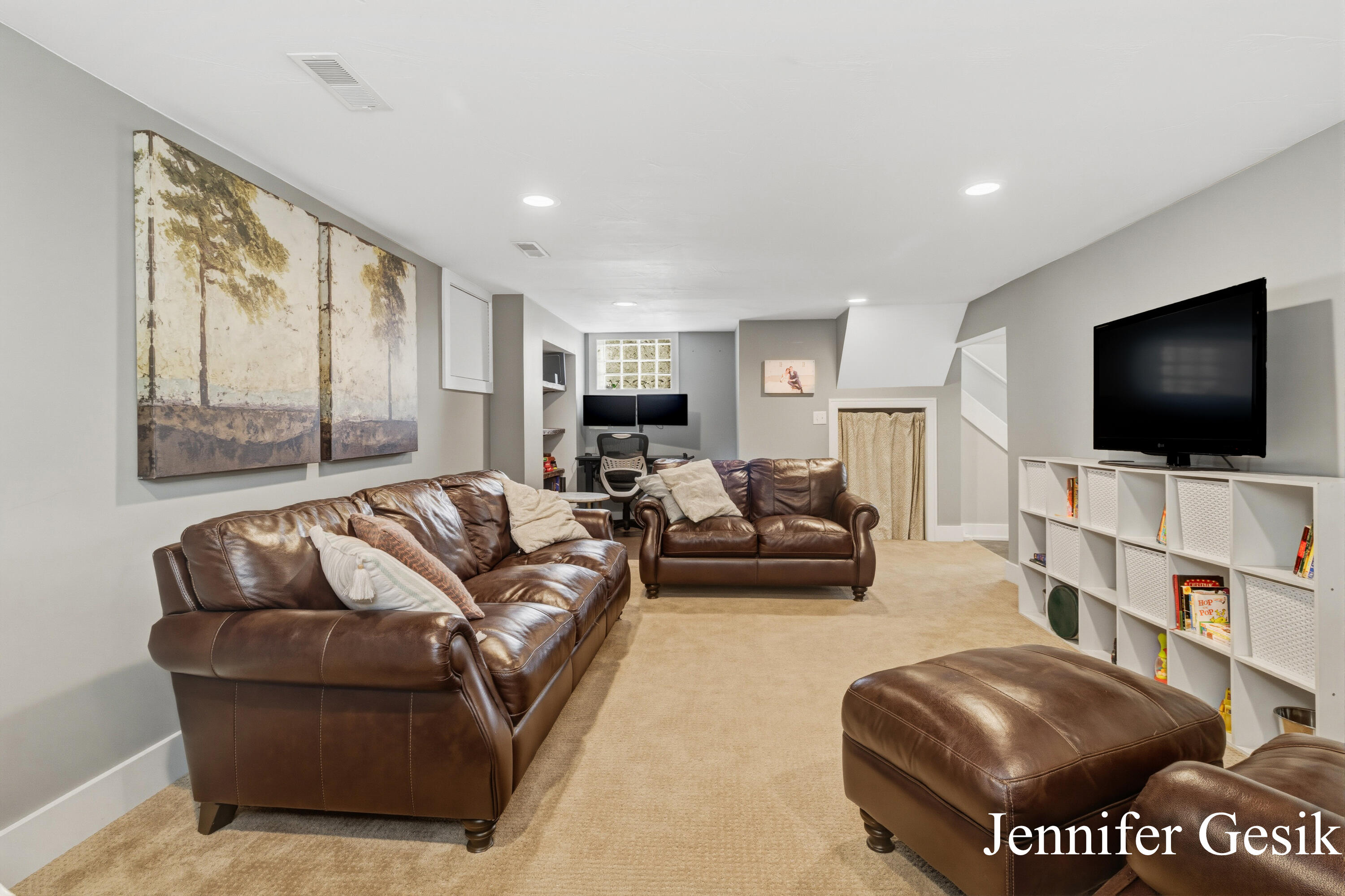 215 Glenhaven Avenue NW