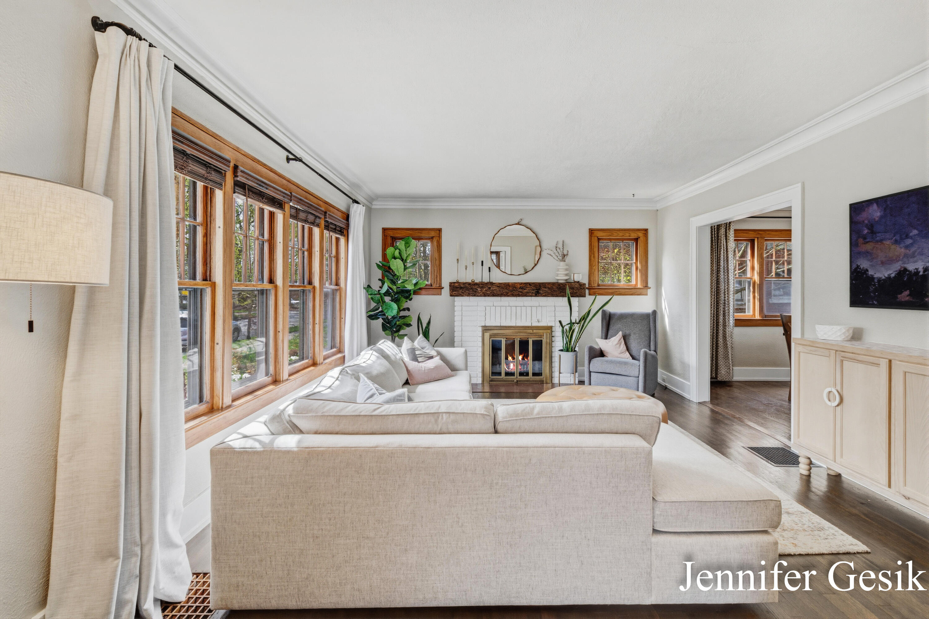 215 Glenhaven Avenue NW