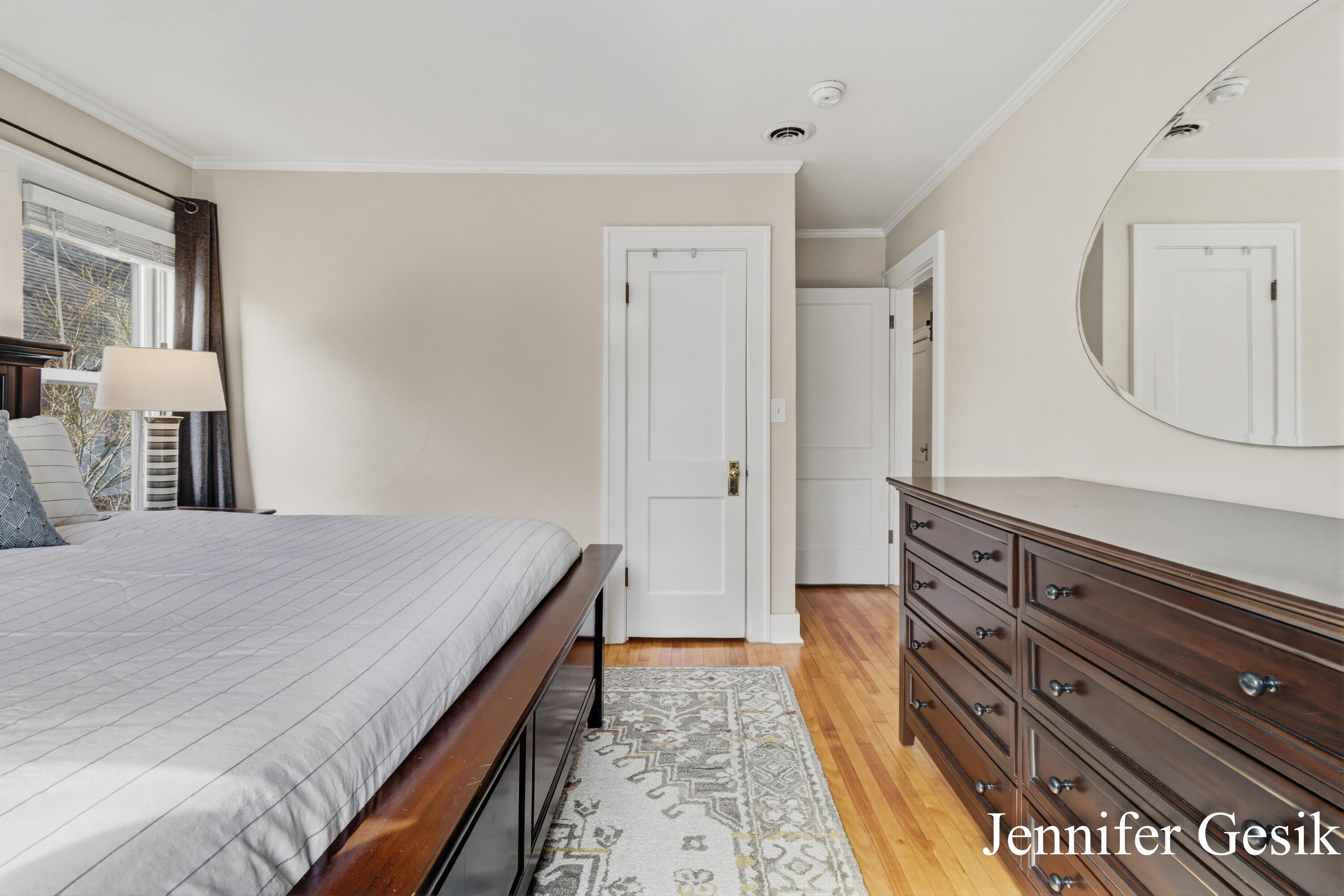 215 Glenhaven Avenue NW