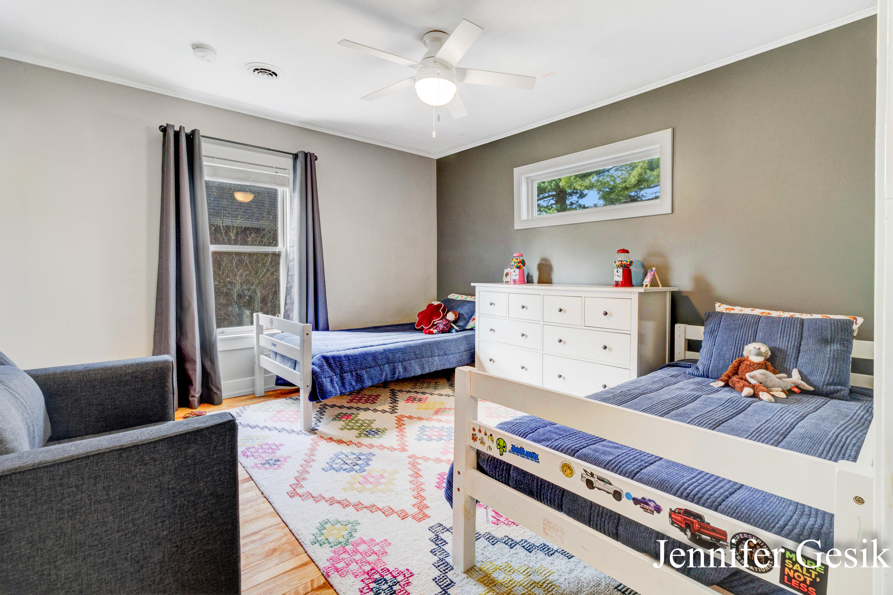 215 Glenhaven Avenue NW