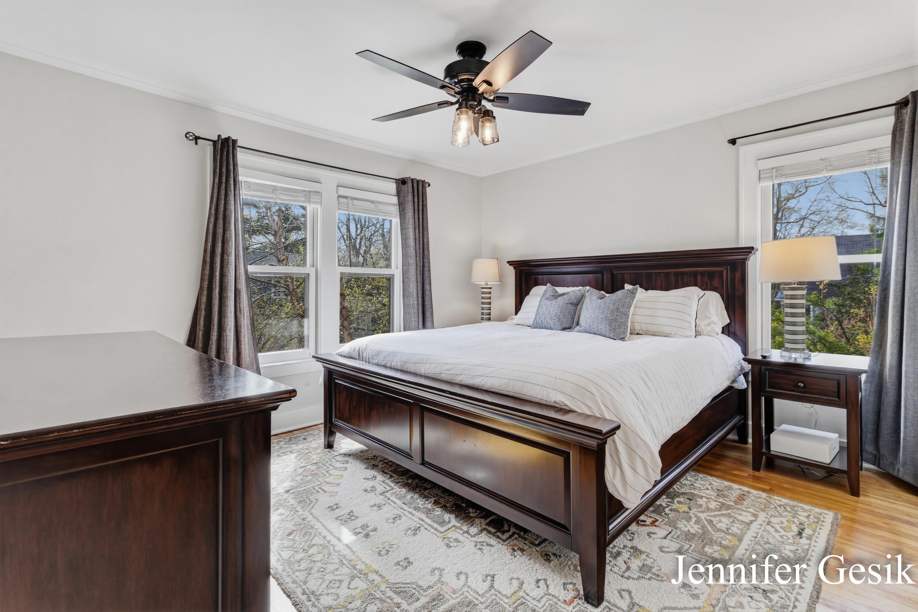 215 Glenhaven Avenue NW