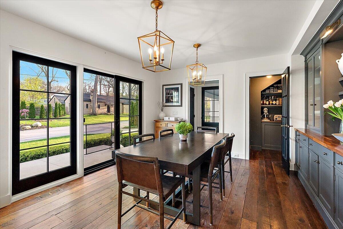 415 Lakeside Drive SE