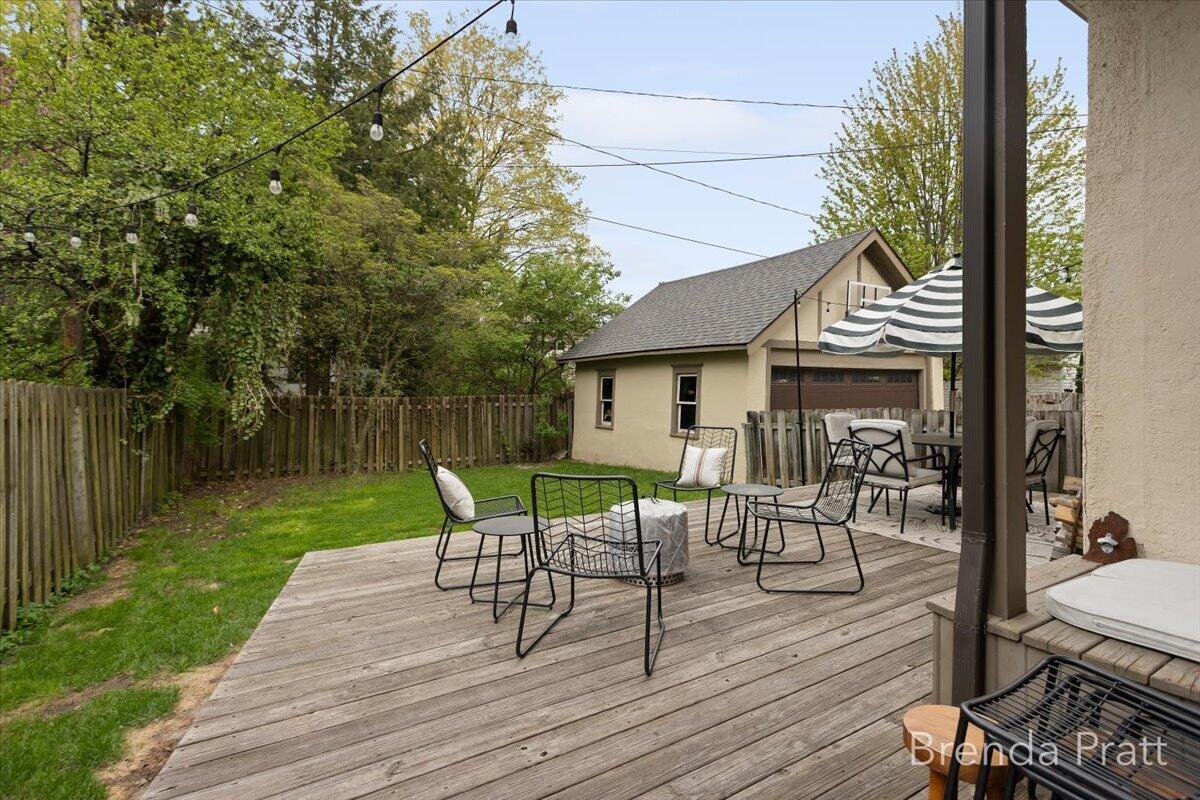 533 Gladstone Drive SE