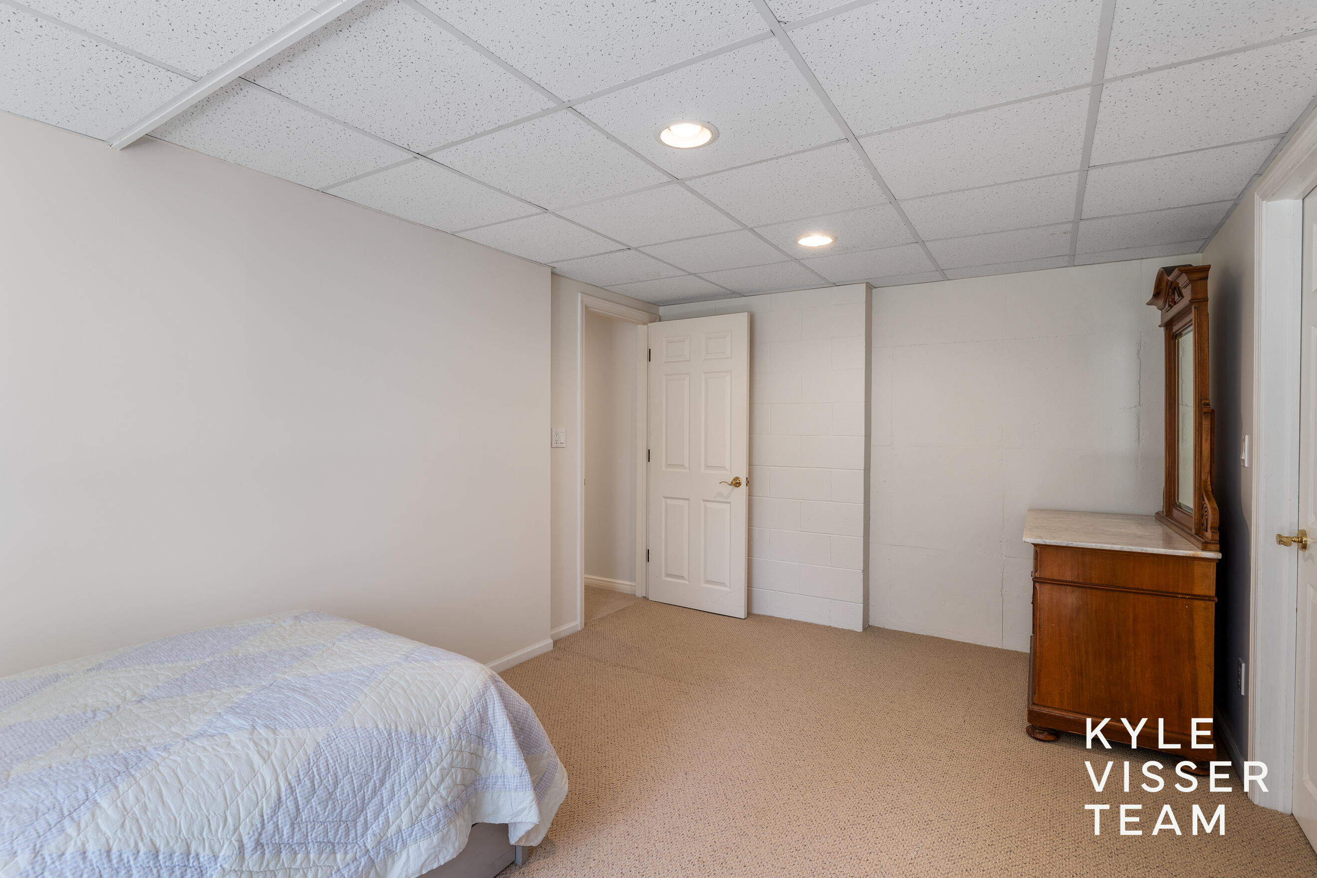 1104 Idema Drive SE