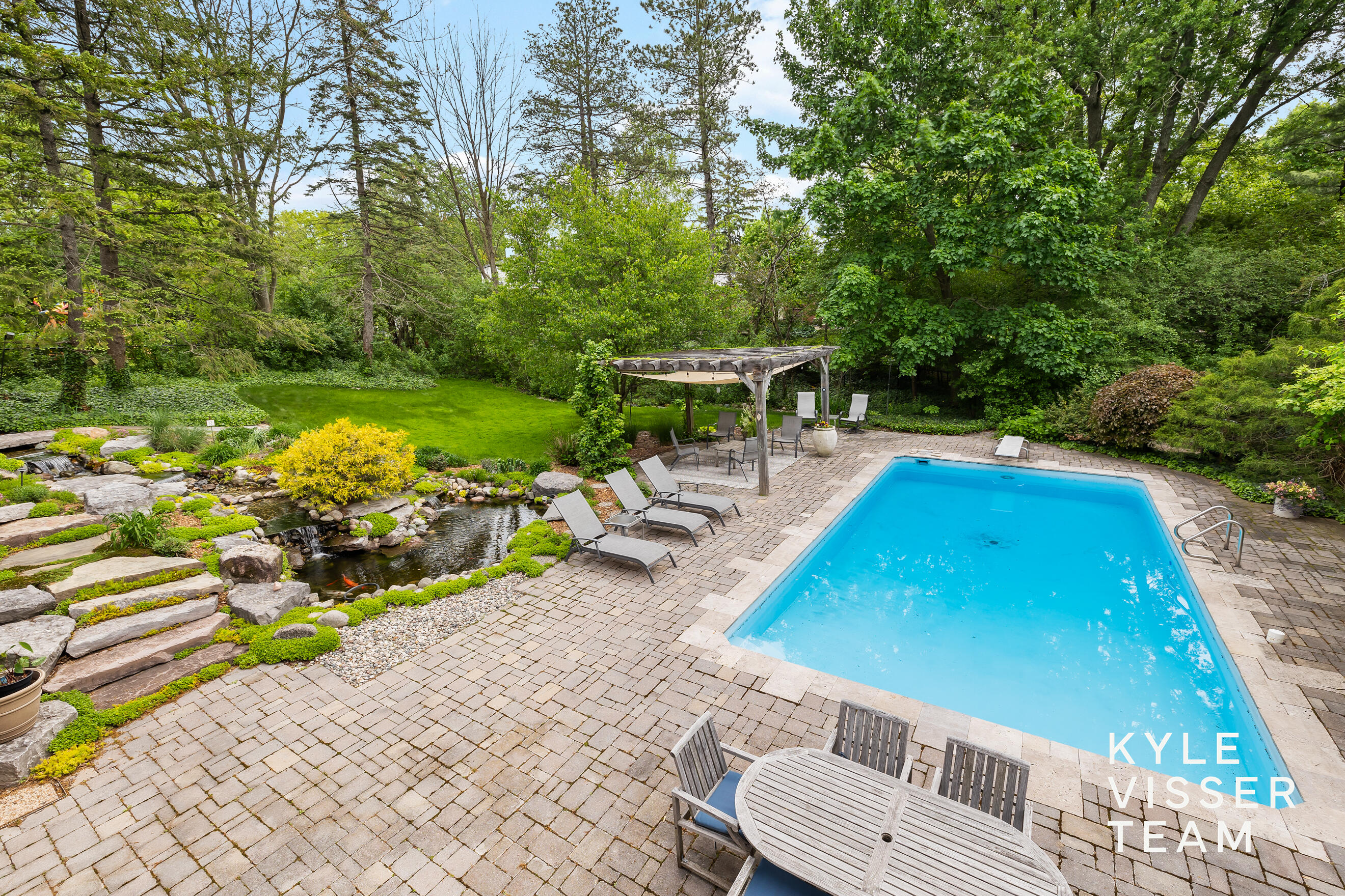 1104 Idema Drive SE