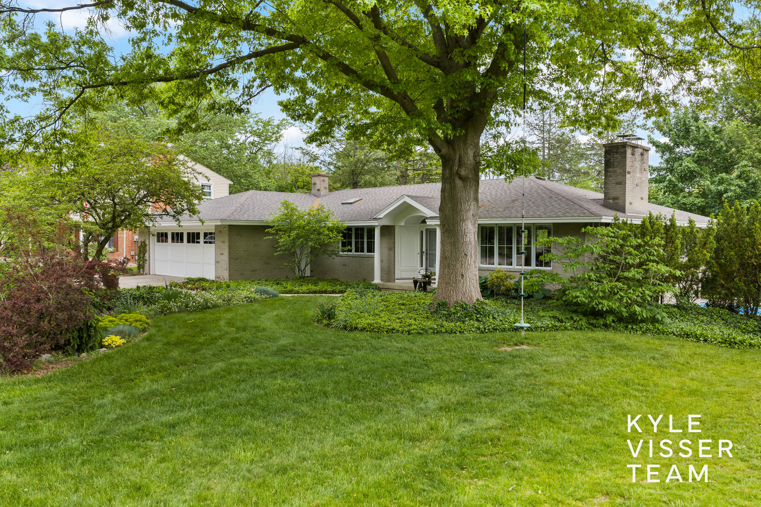 1104 Idema Drive SE
