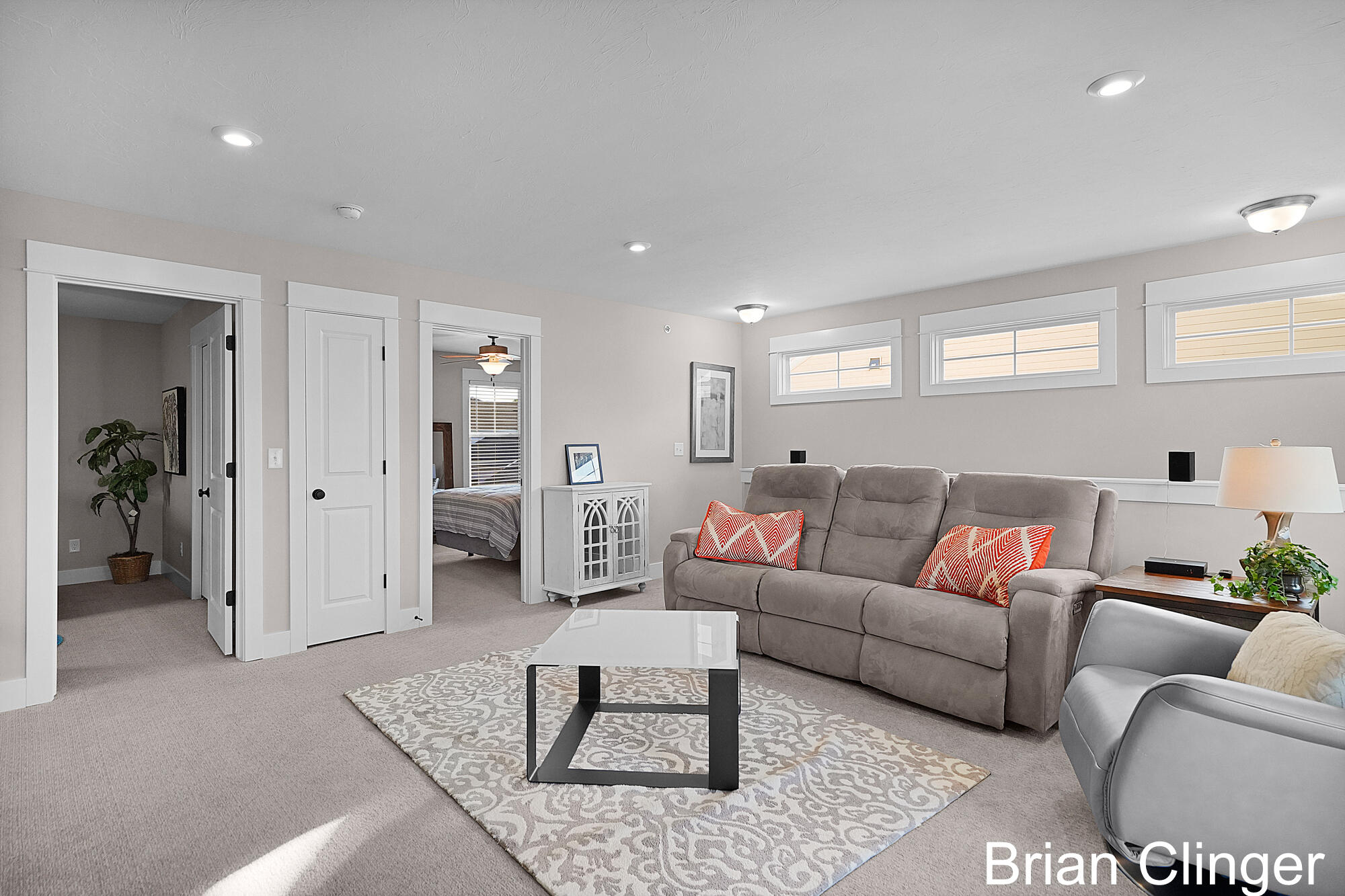 409 W Robinson Drive