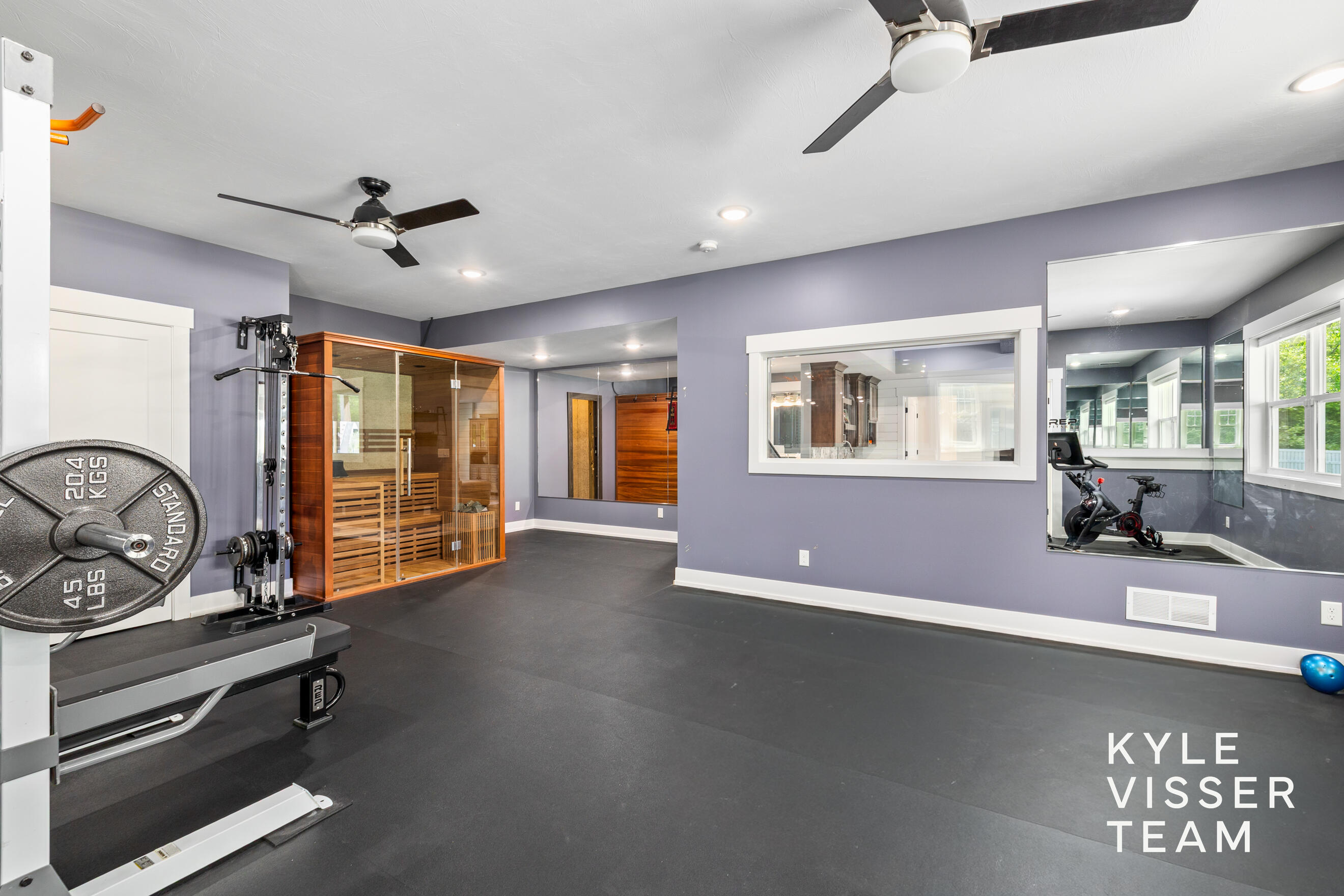 69 Lakeside Drive SE