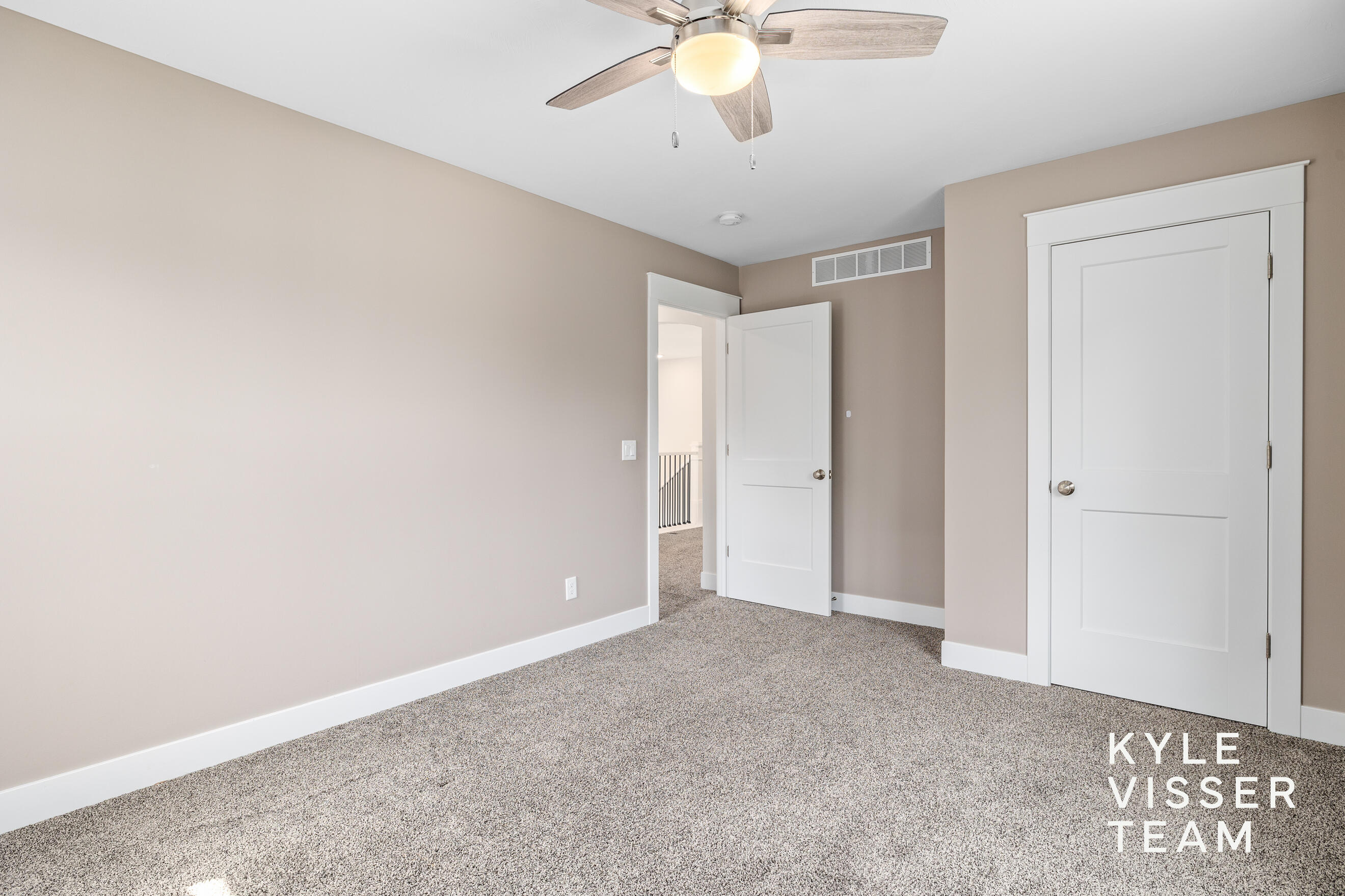 69 Lakeside Drive SE