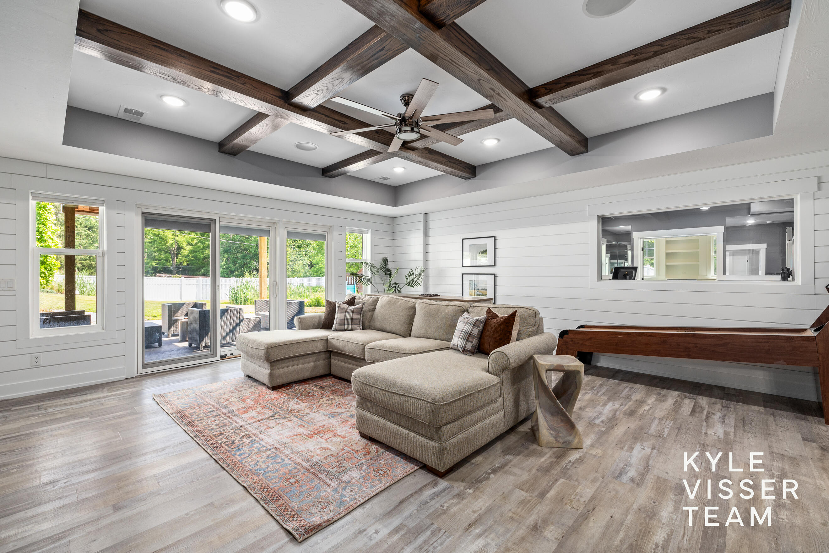 69 Lakeside Drive SE