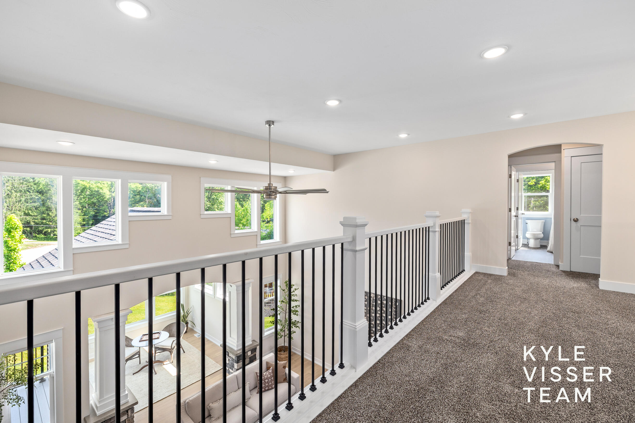 69 Lakeside Drive SE
