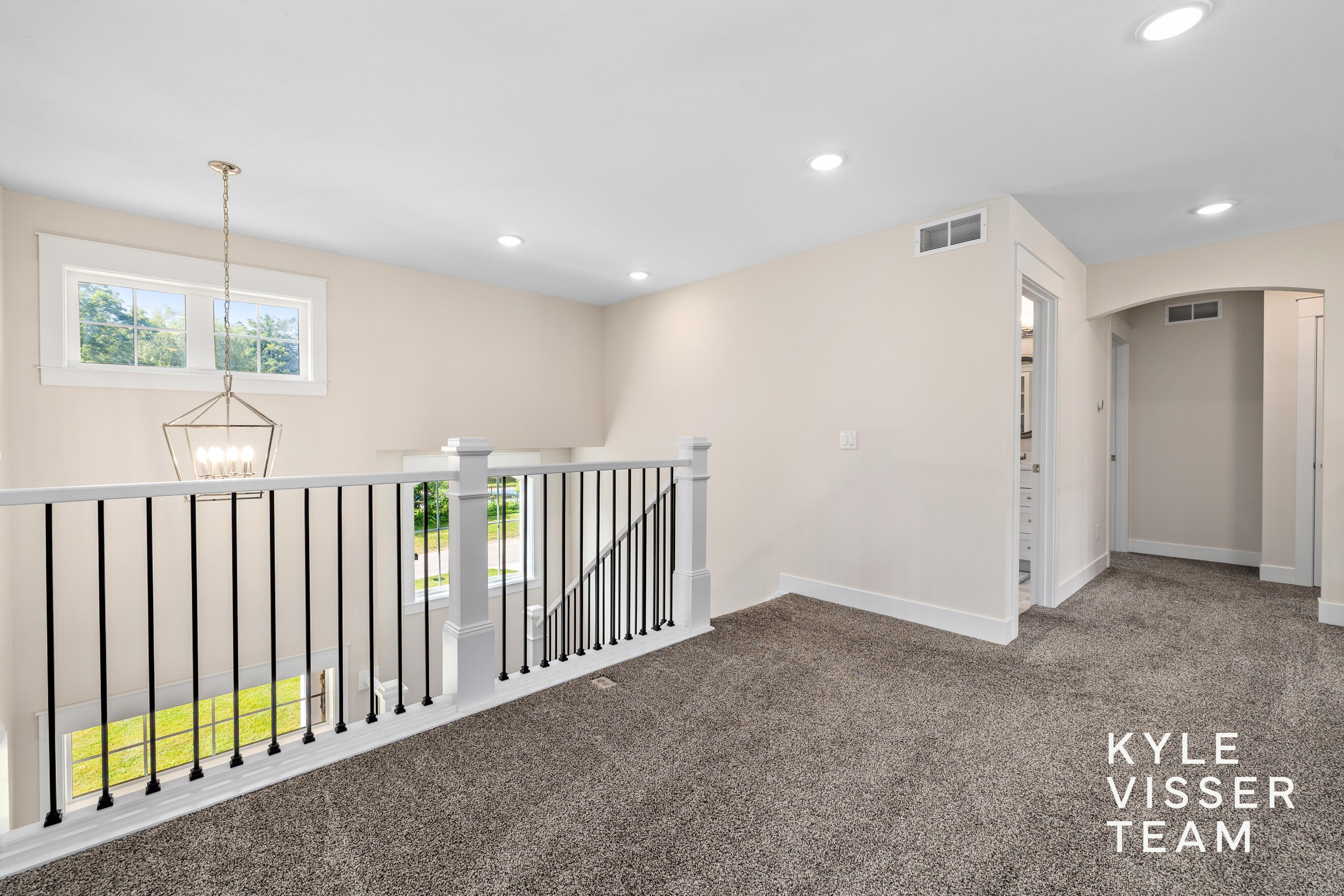 69 Lakeside Drive SE