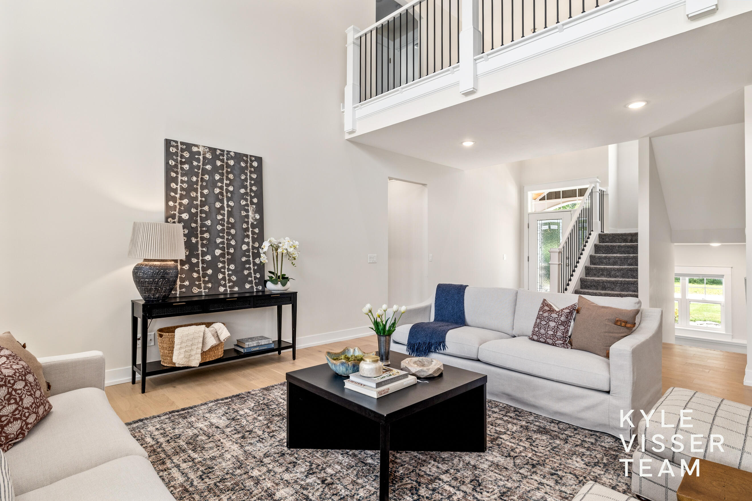 69 Lakeside Drive SE