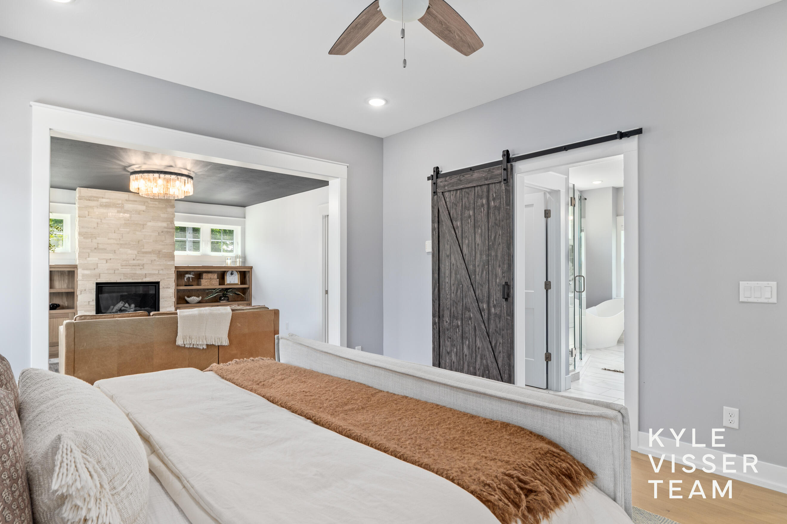69 Lakeside Drive SE