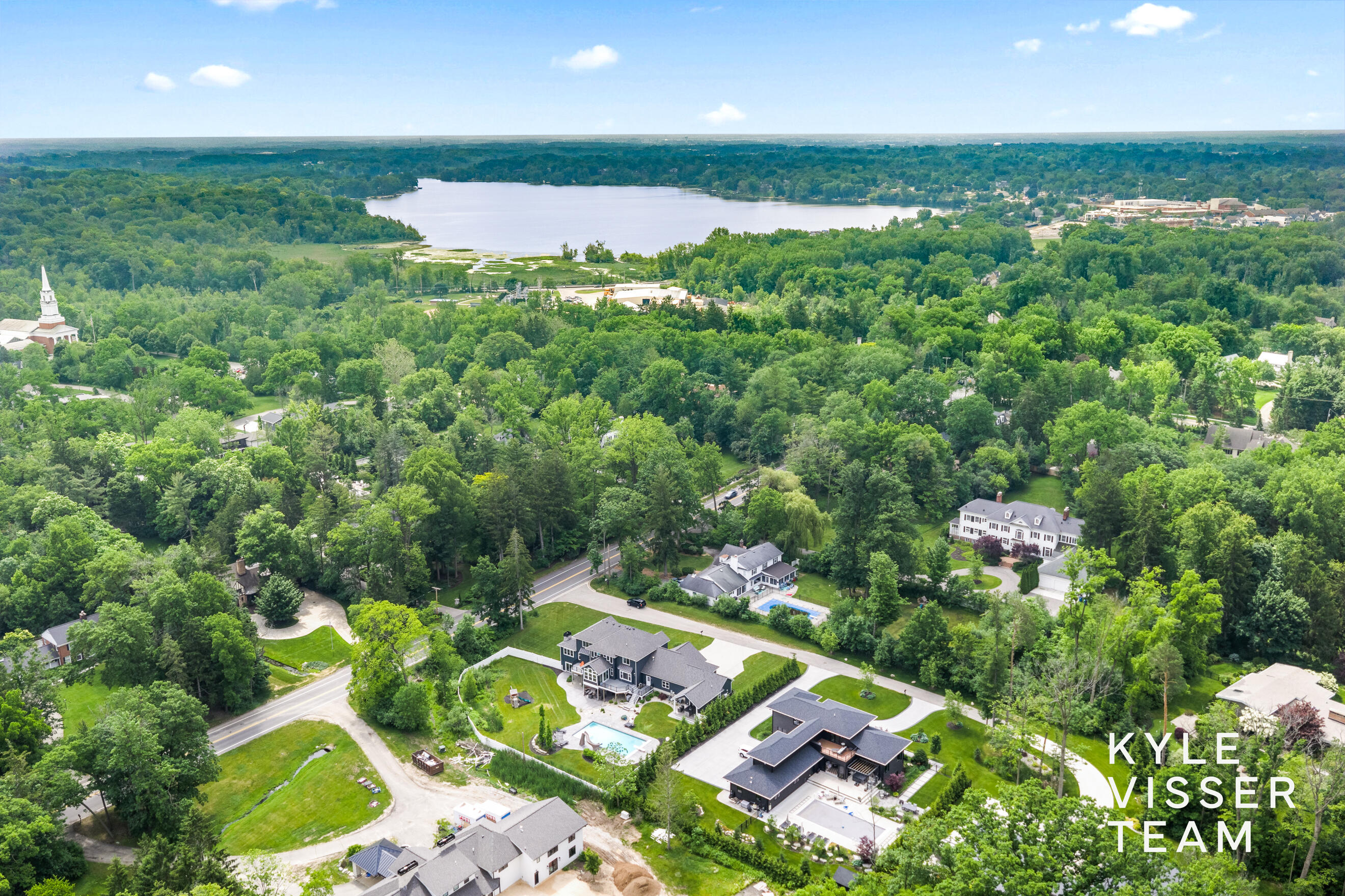 69 Lakeside Drive SE