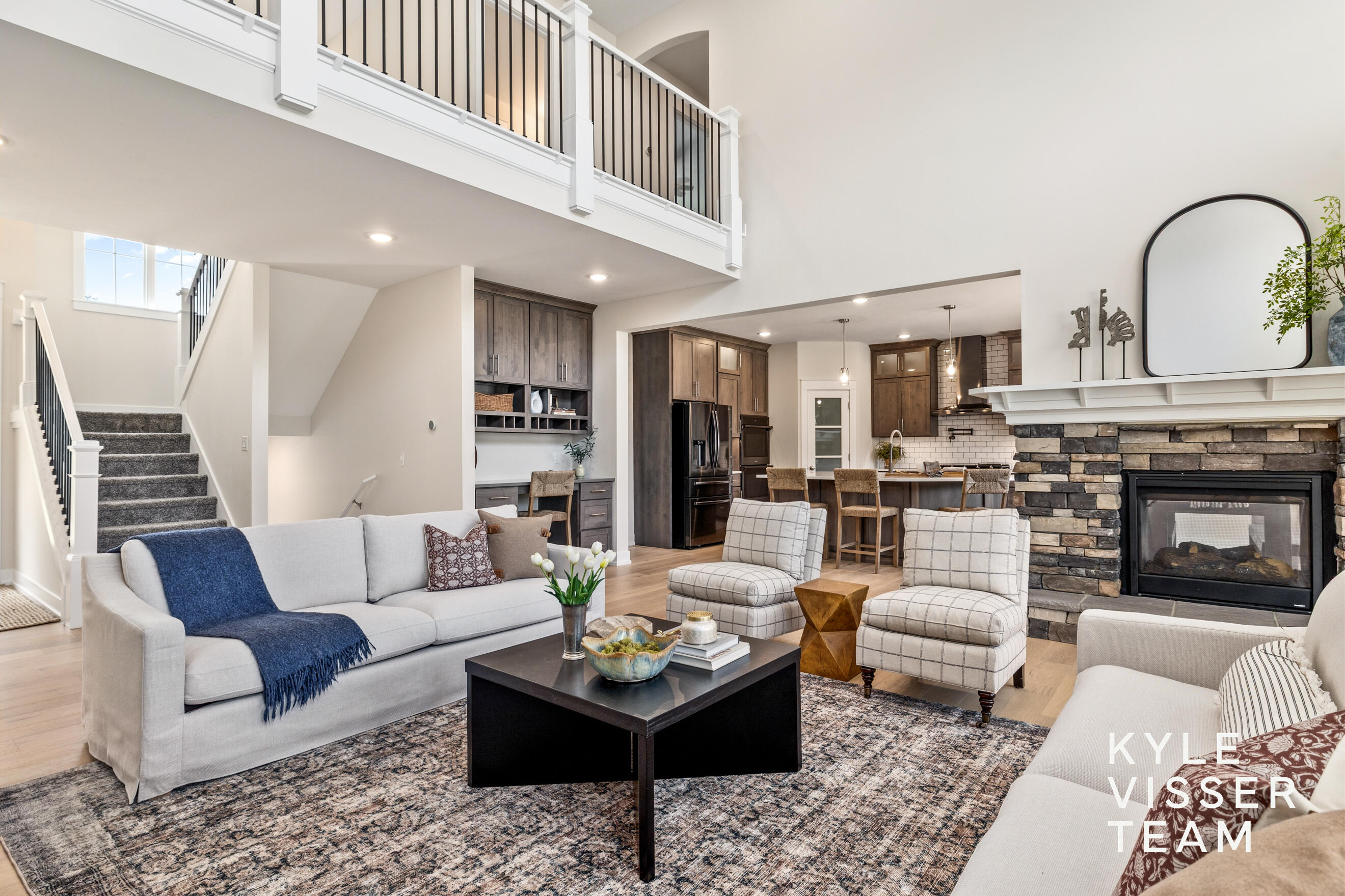 69 Lakeside Drive SE