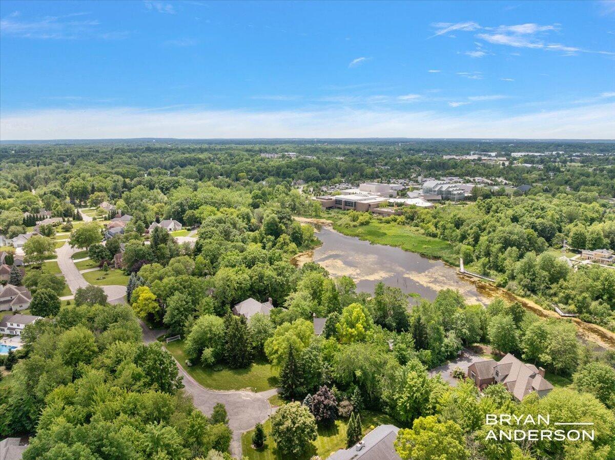 1015 Bradford Hollow Lane NE