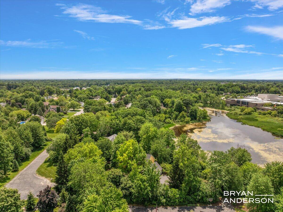 1015 Bradford Hollow Lane NE