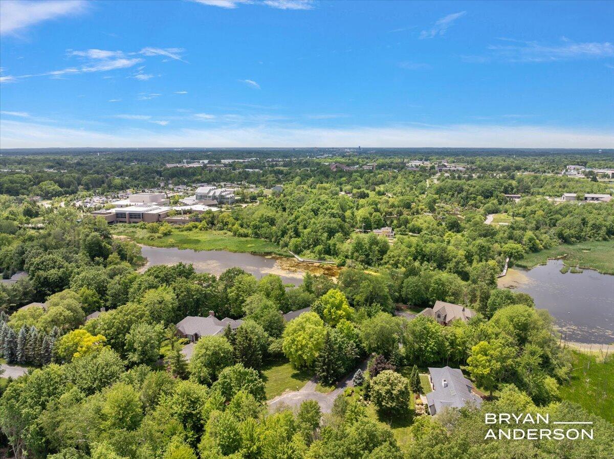 1015 Bradford Hollow Lane NE