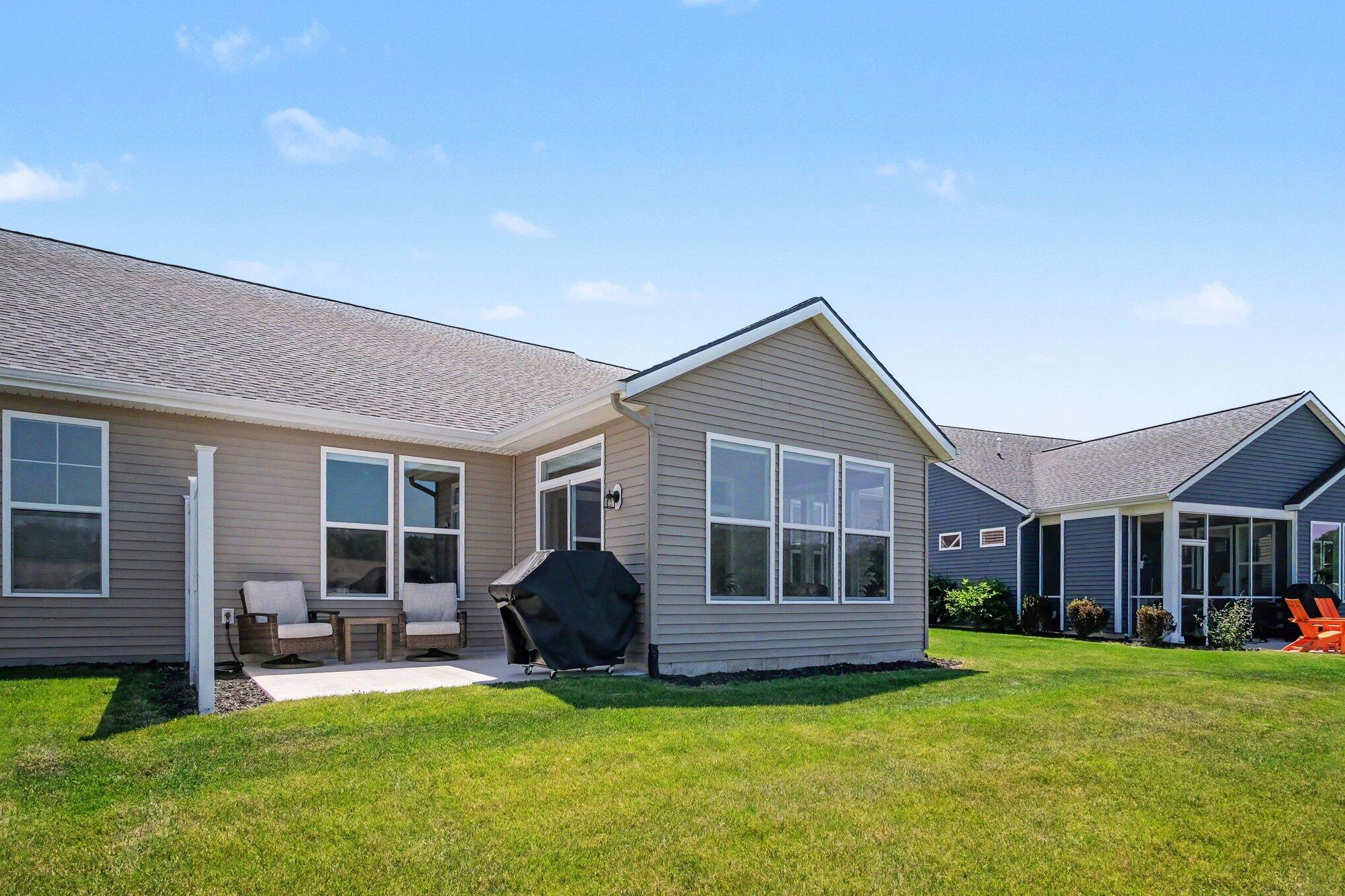 2929 Isle Grand Drive NE 11