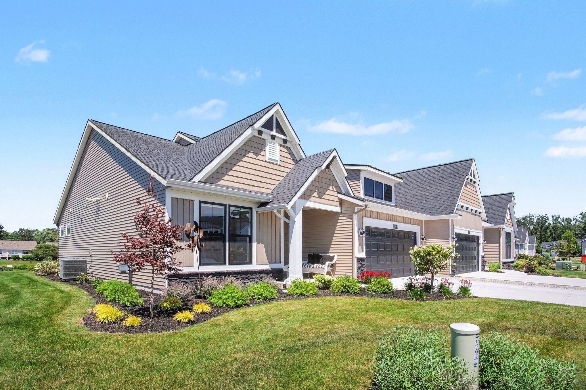 2929 Isle Grand Drive NE 11