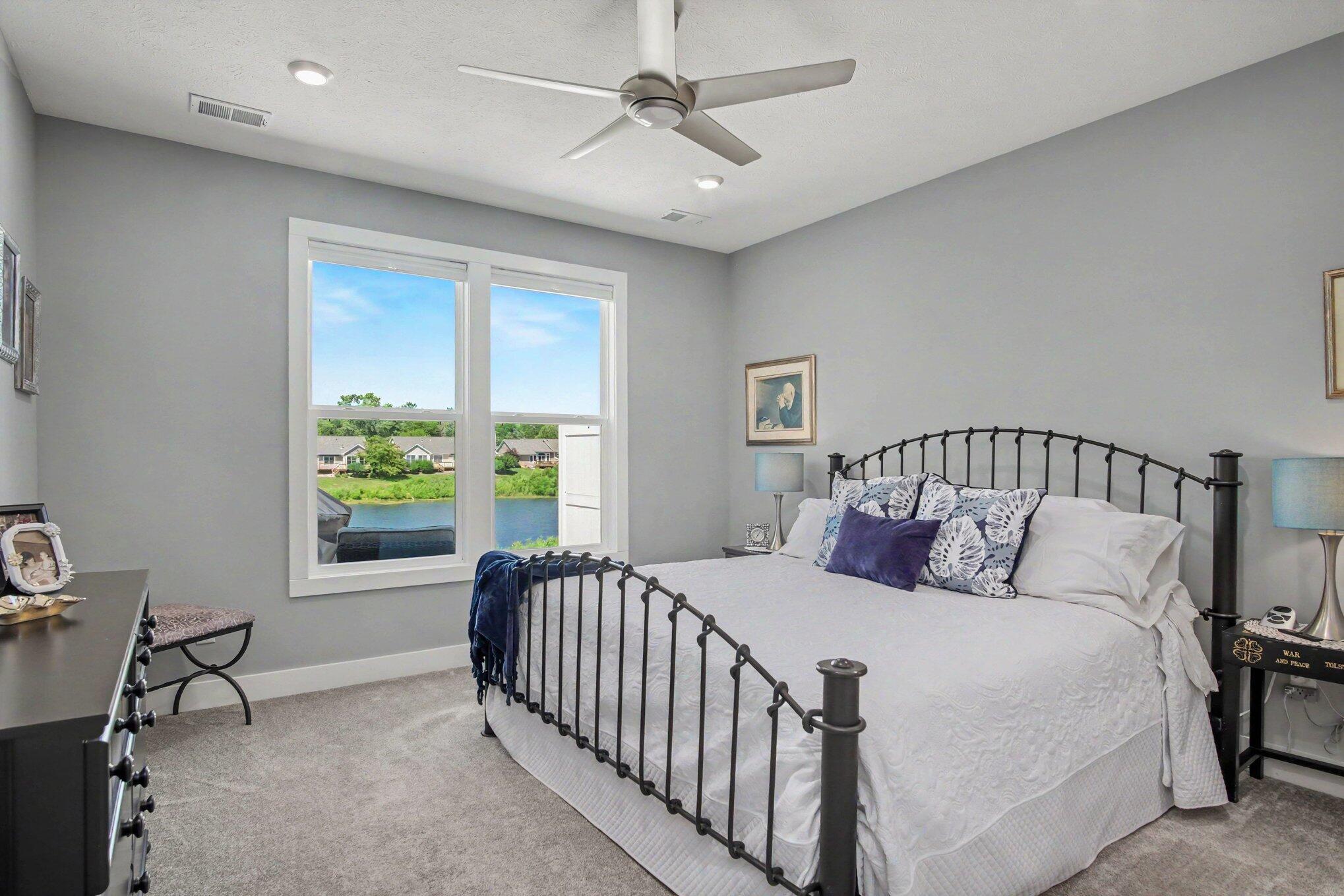 2929 Isle Grand Drive NE 11
