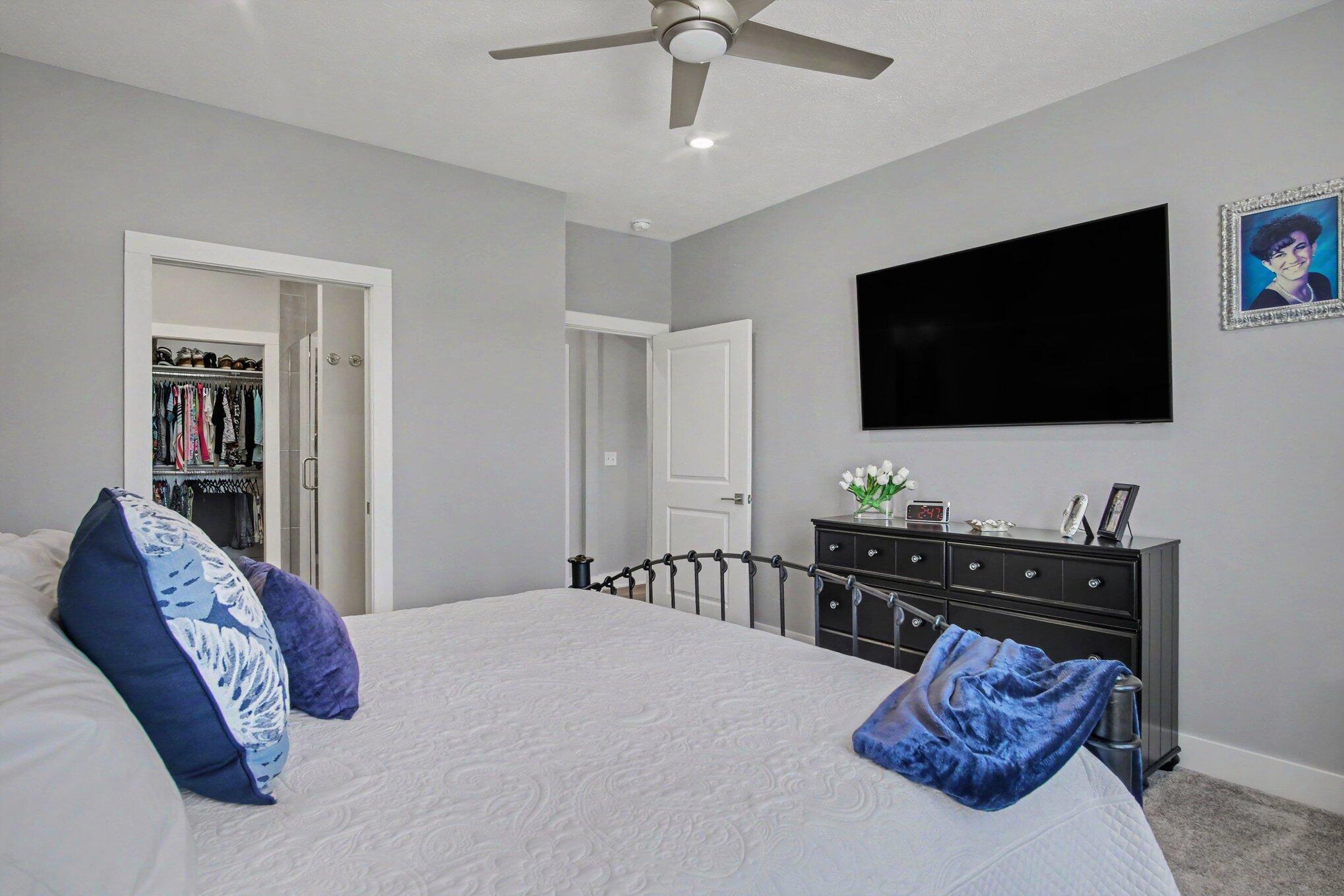2929 Isle Grand Drive NE 11