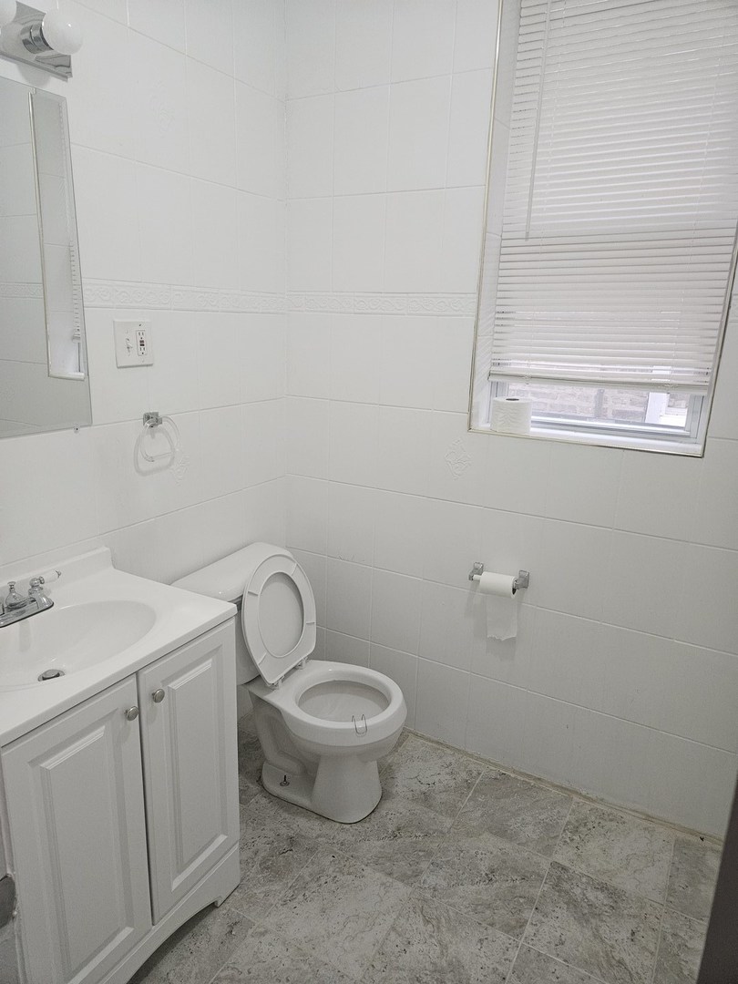 7829 S Essex Avenue Unit: 2
