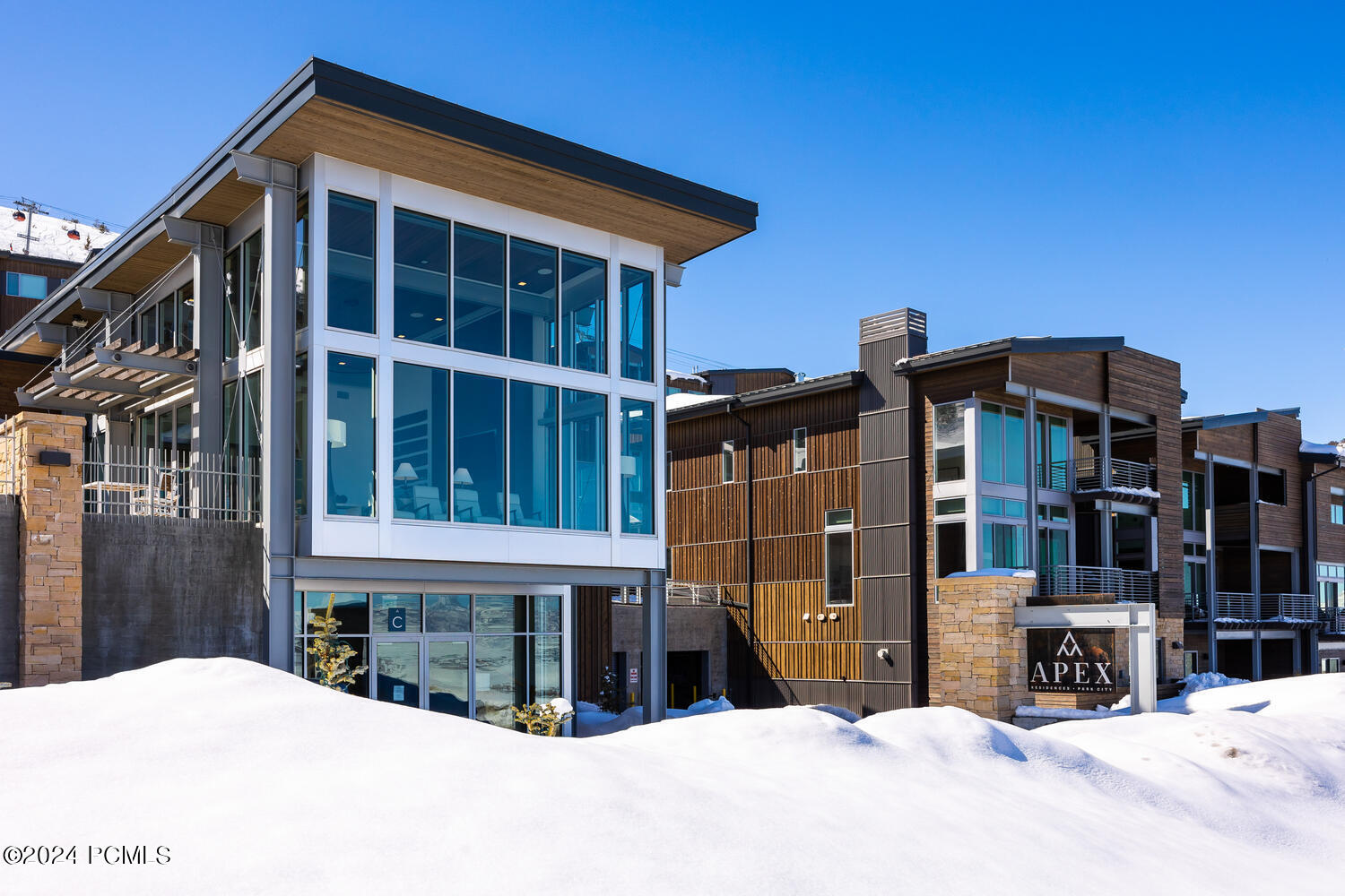 2752 W High Mountain Road, 1501