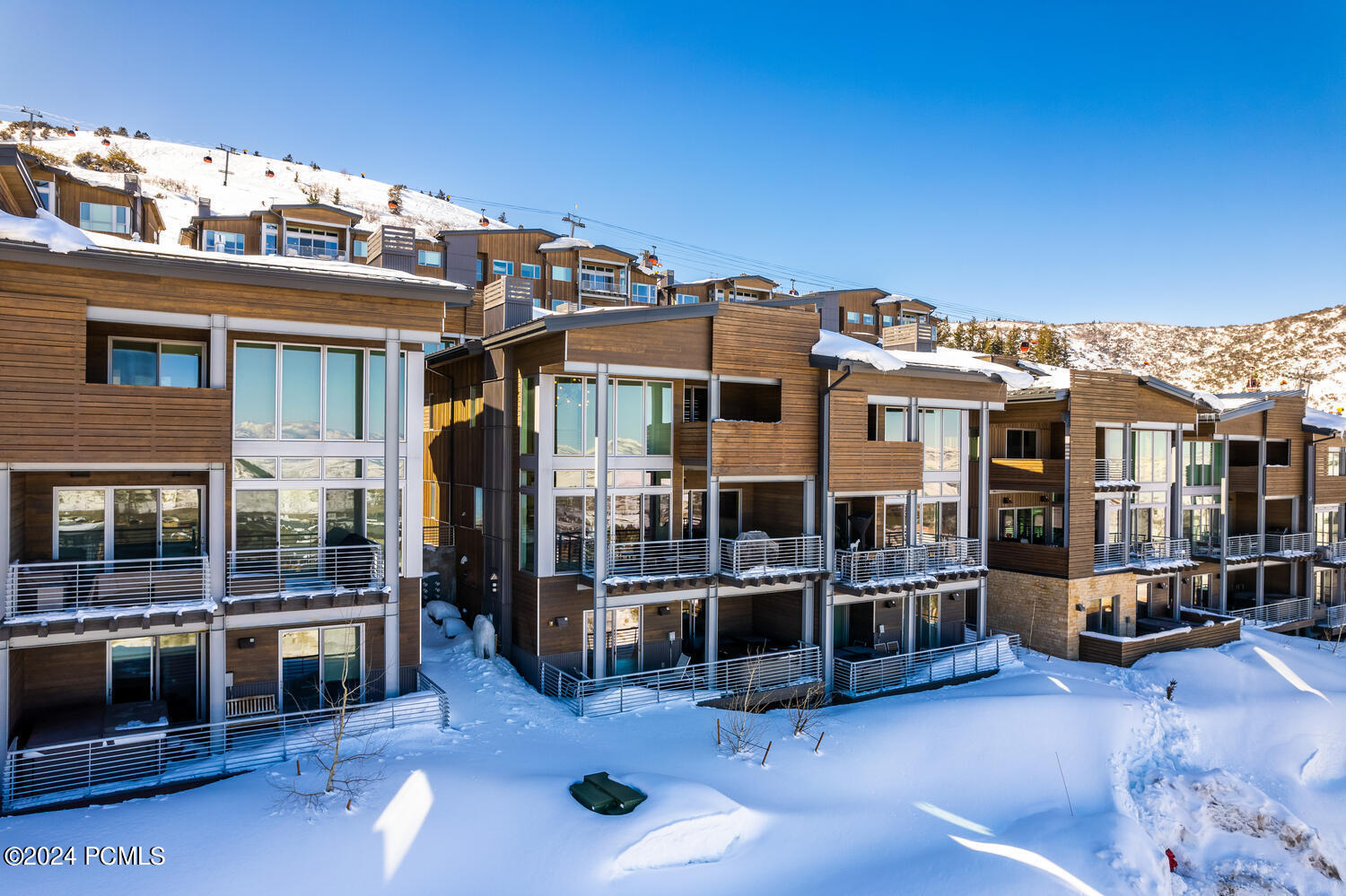 2752 W High Mountain Road, 1501