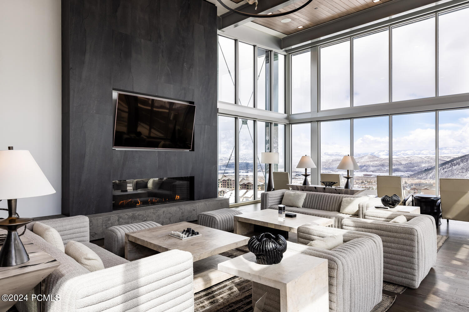 2752 W High Mountain Road, 1501