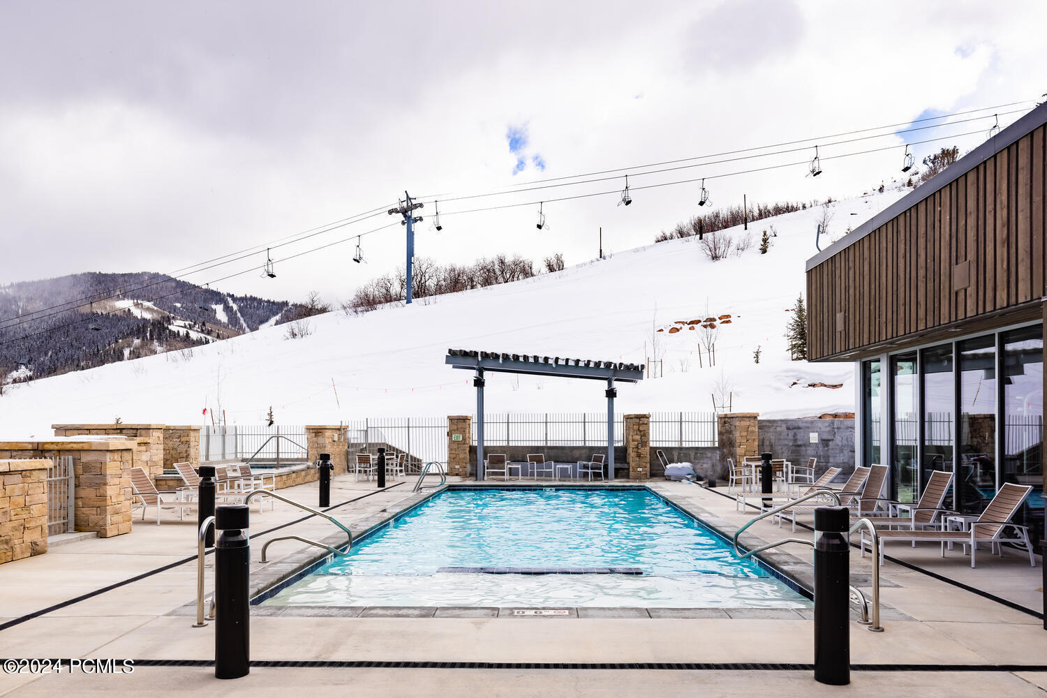 2752 W High Mountain Road, 1501