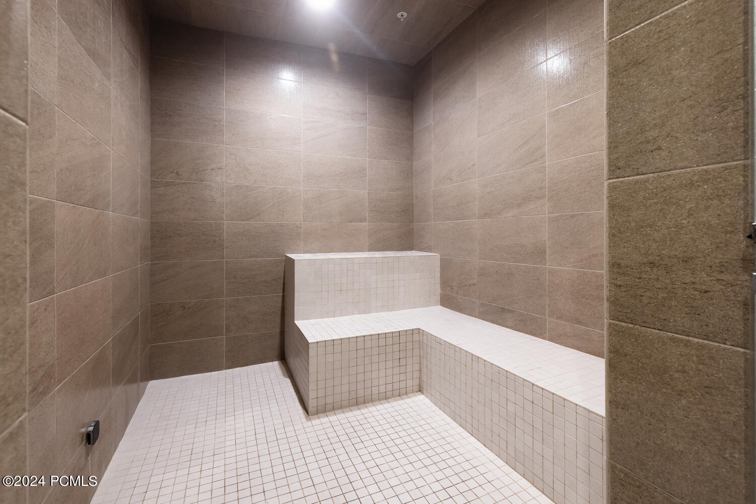 2752 W High Mountain Road, 1501