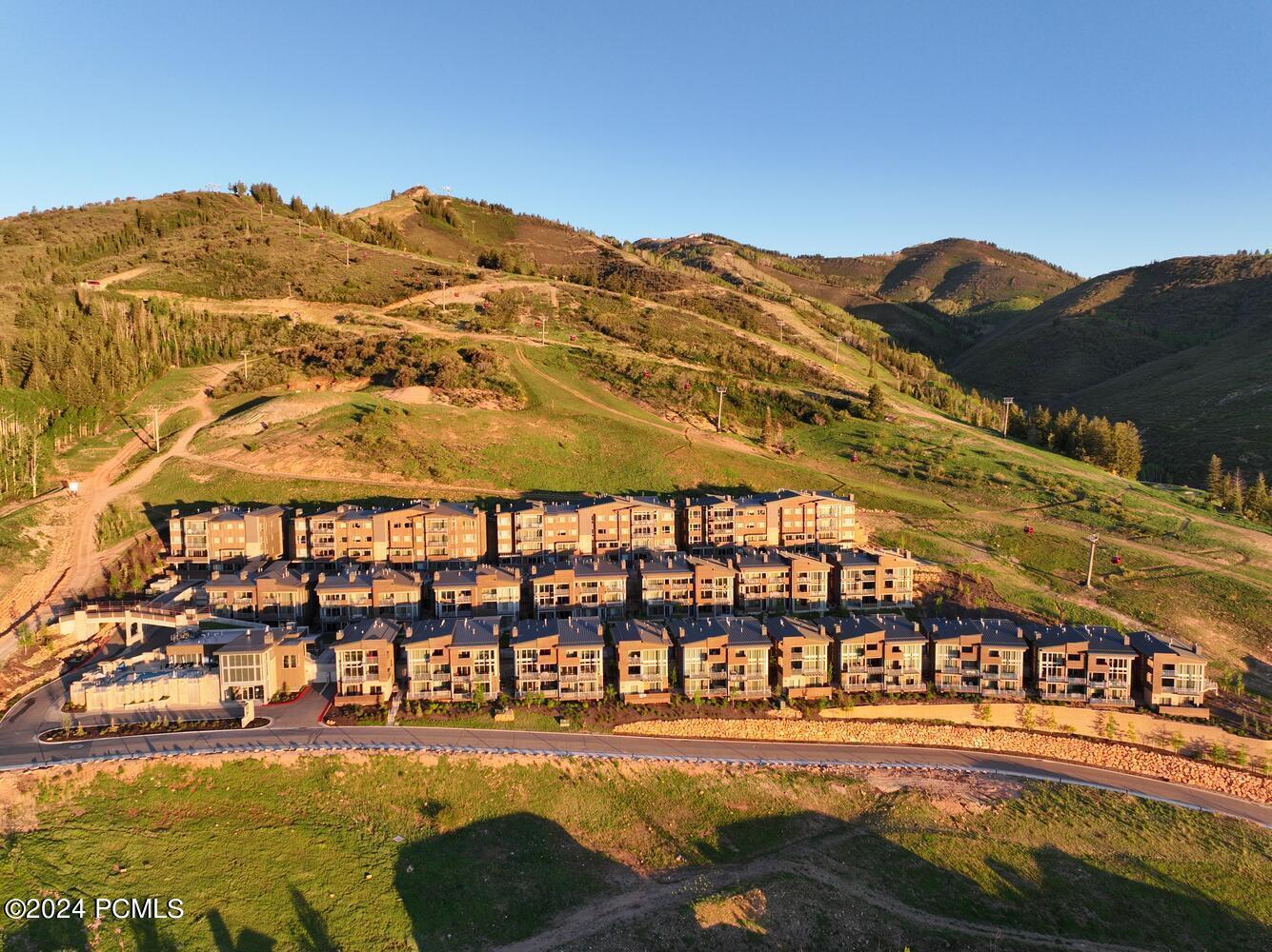 2752 W High Mountain Road, 1501