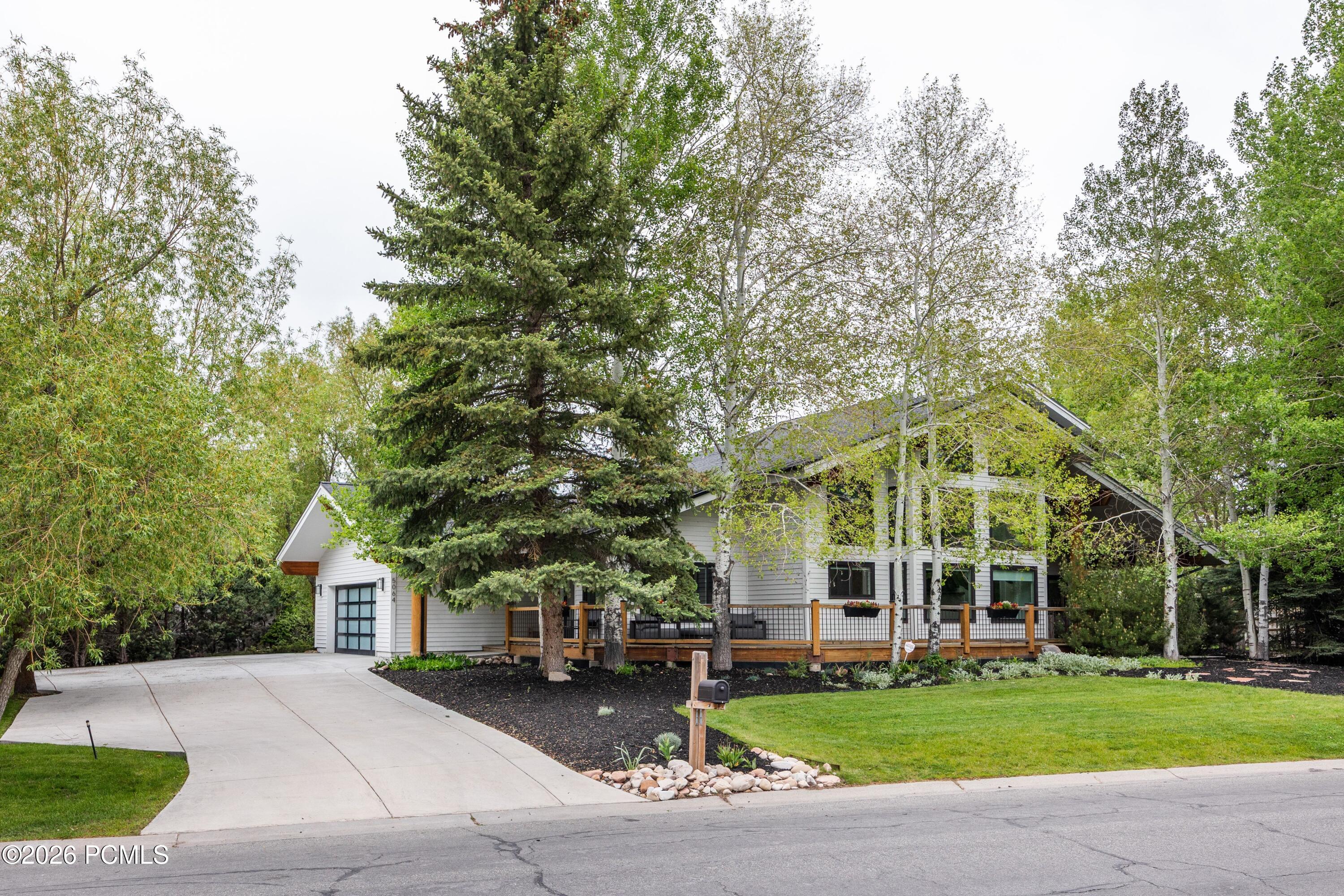 5064 E Meadows Drive