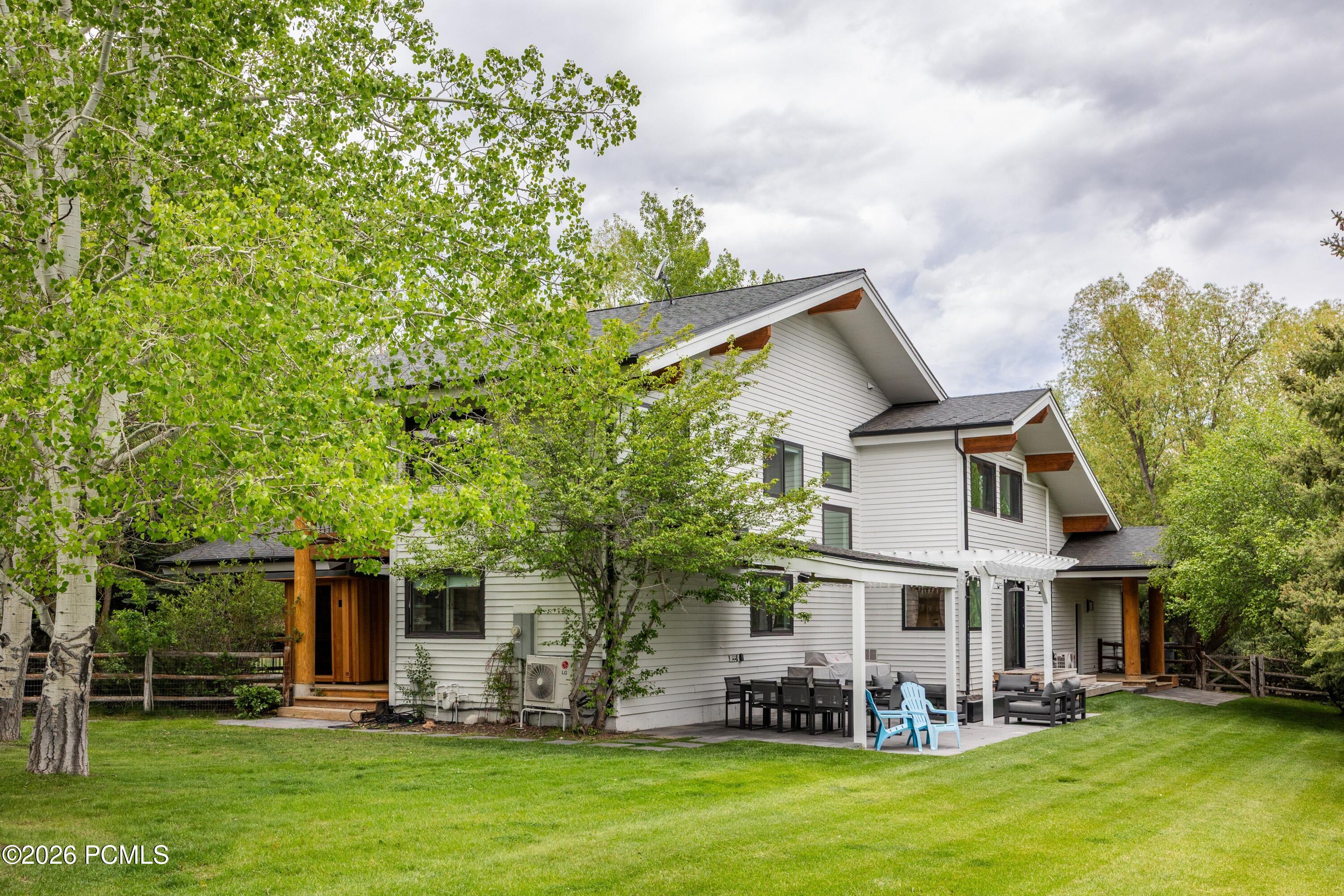 5064 E Meadows Drive