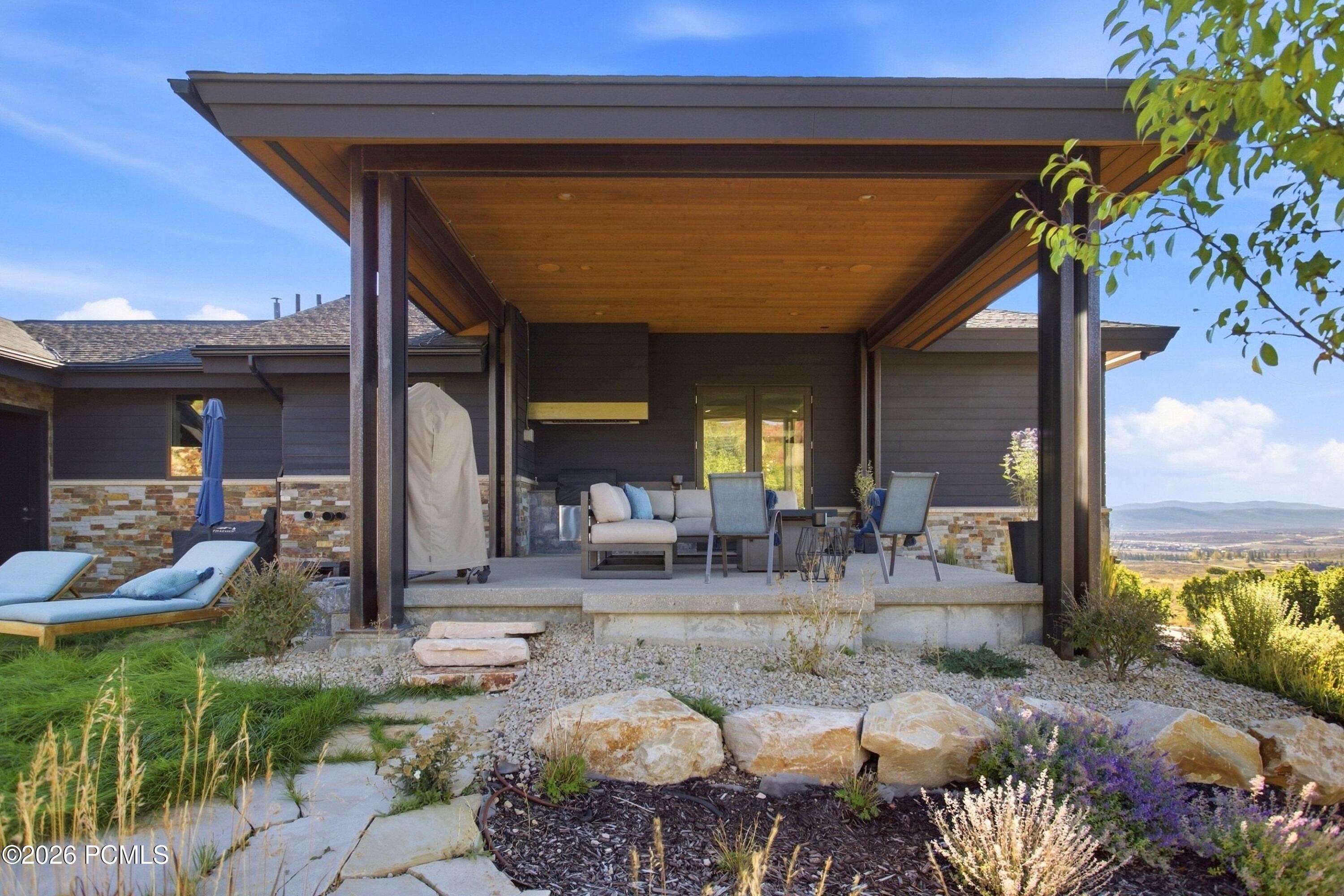 1163 W Red Fox Road